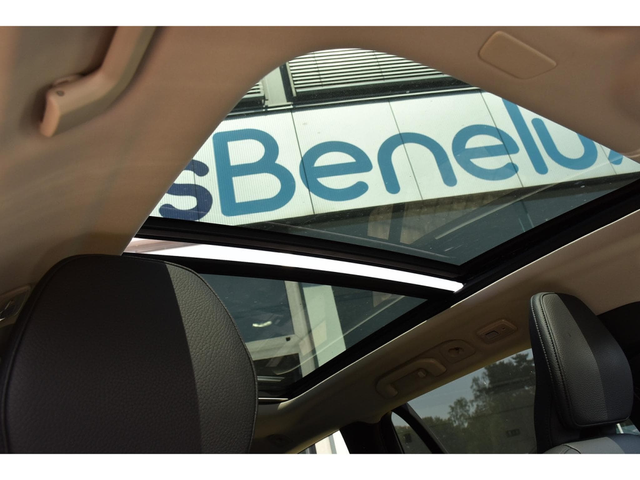 Volvo V60 2.0 B4 Plus Dark Geartronic PANO CUIR MEMO CAM360 HARMAN 1°M (2025) - Foto 9