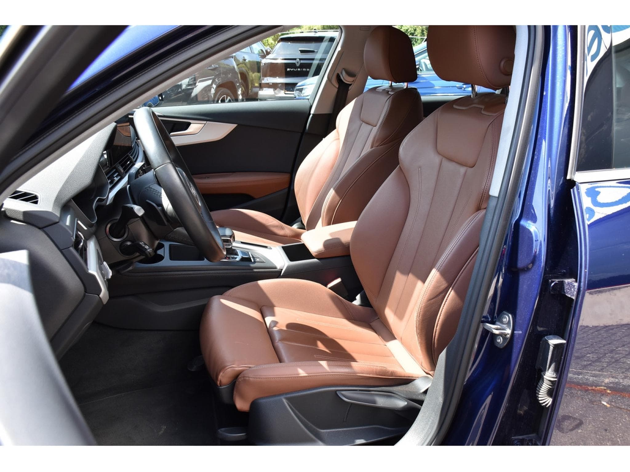 Audi A4 40 TDI Quattro S-Tronic CUIR GPS ATT RMQ CAM 1° MAIN (2022) - Foto 6
