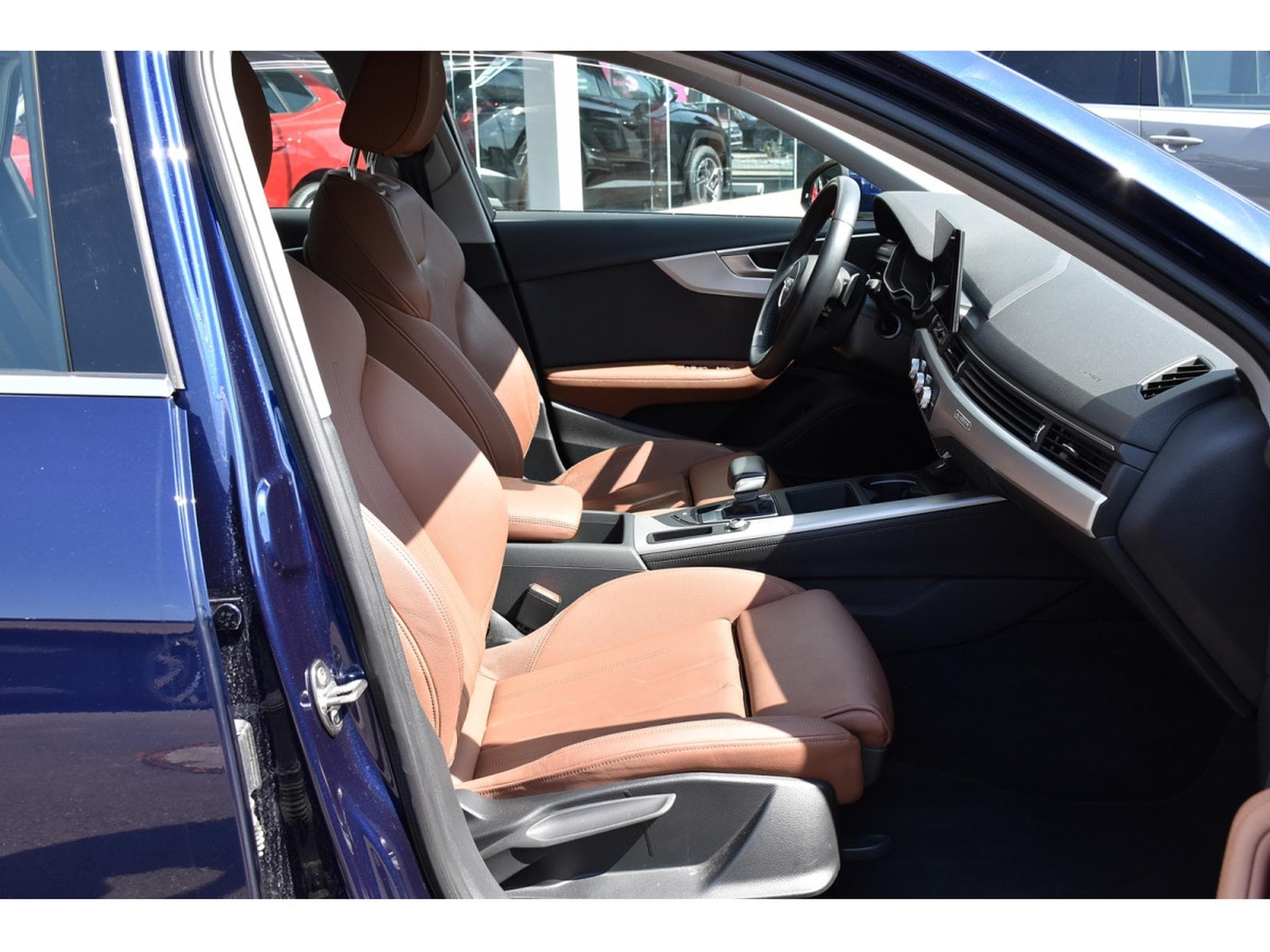 Audi A4 40 TDI Quattro S-Tronic CUIR GPS ATT RMQ CAM 1° MAIN (2022) - Foto 7