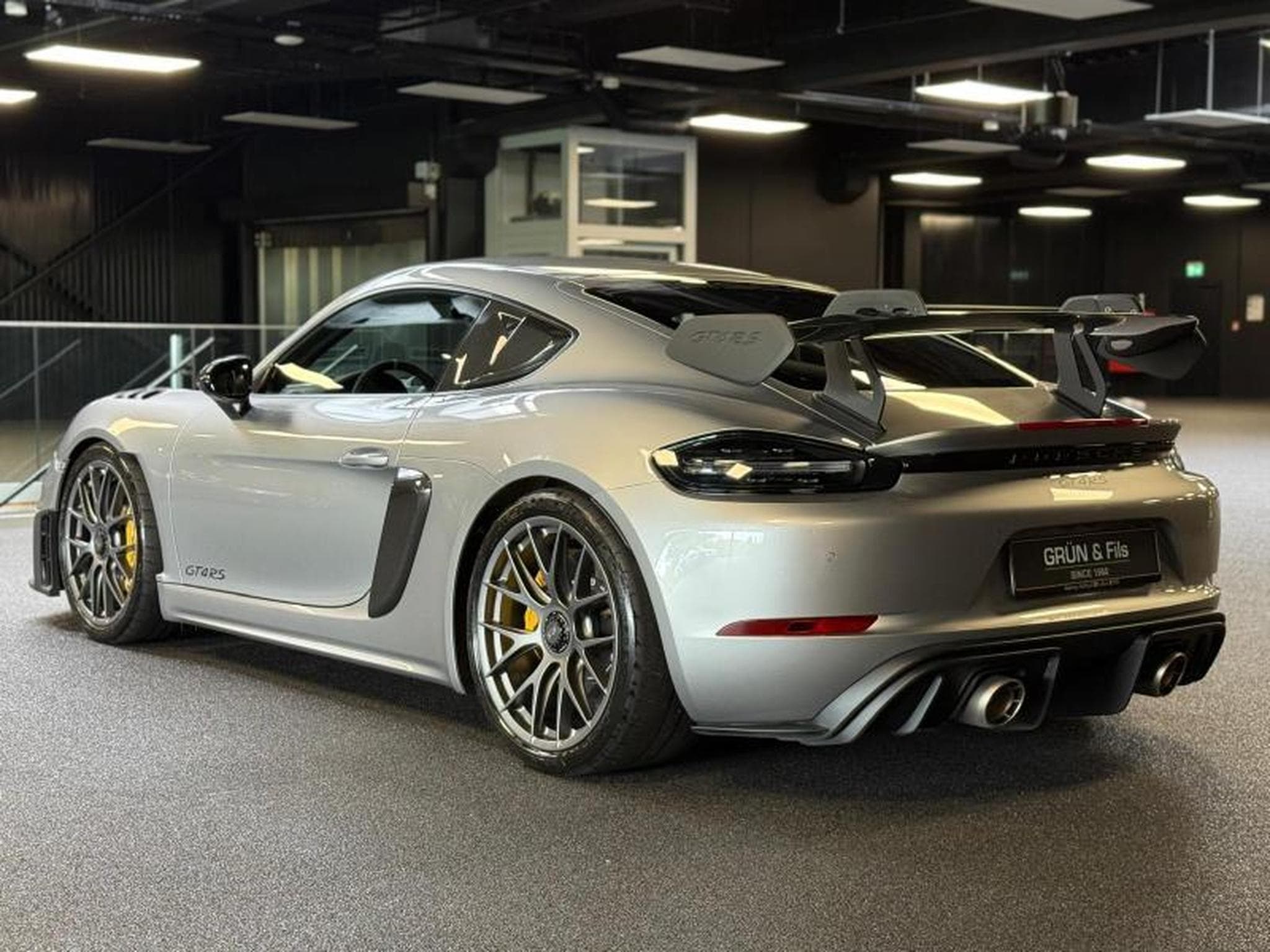 Porsche Cayman GT4RS Weissach Clubsport (2023) - Photo 4