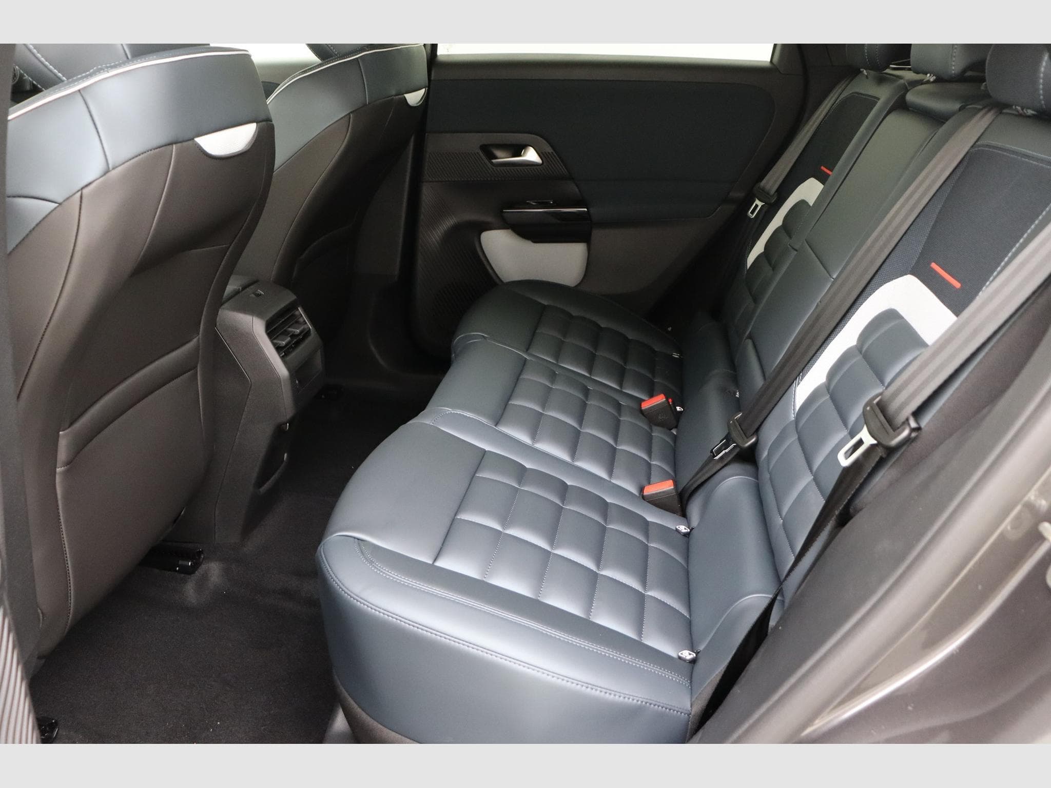 Citroen C5 AIRCROSS Max (2026) - Photo 16