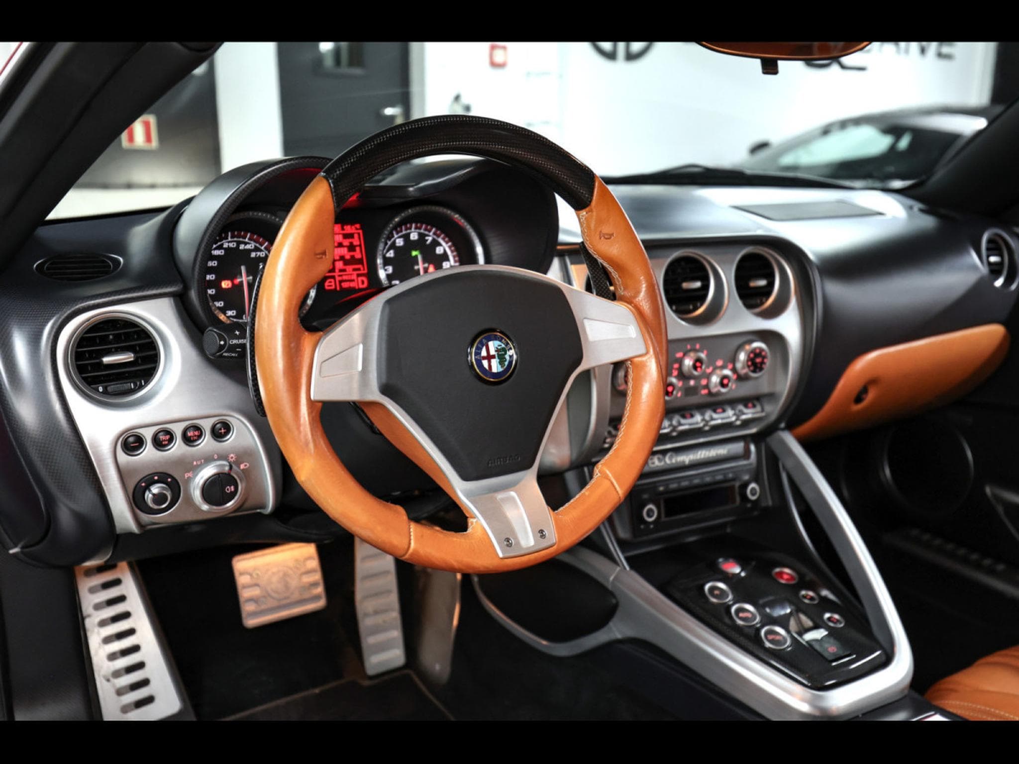 Alfa-Romeo 8C COMPETIZIONE 4.7 V8 (450 CH) – 351/500 – ROSSO ALFA – FULL X (2009) - Foto 10