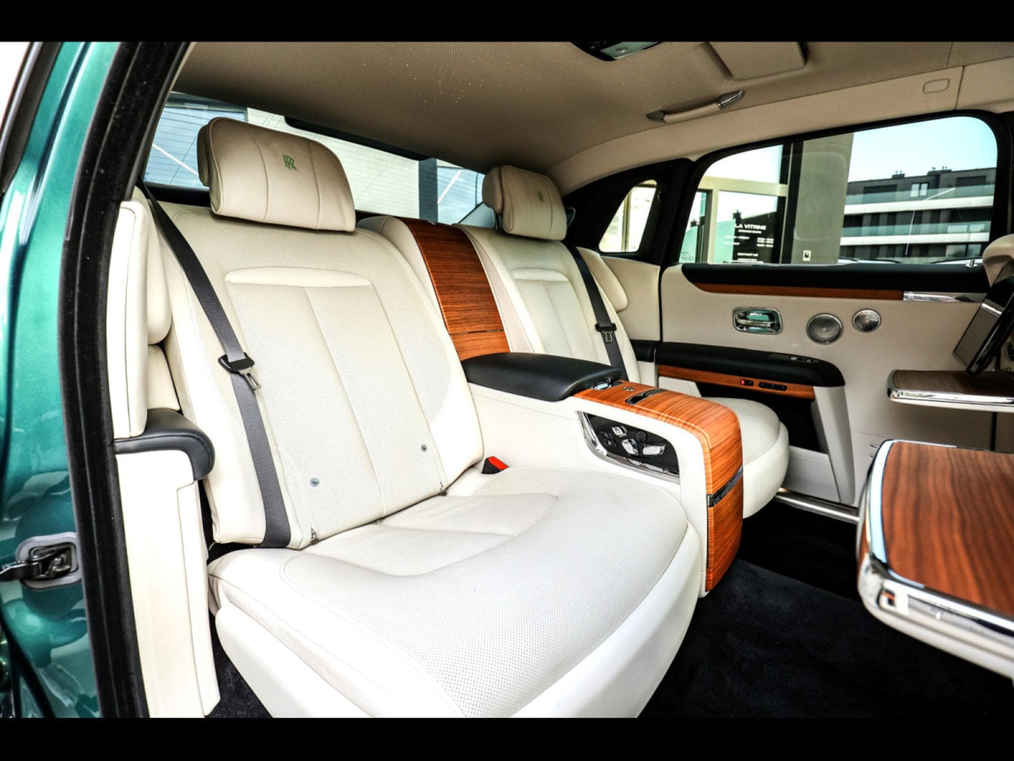 Rolls-Royce Ghost GHOST 6.75 V12 (571 CH) EXTENDED WHEELBASE (EWB) – FULL PPF (2022) - Foto 13