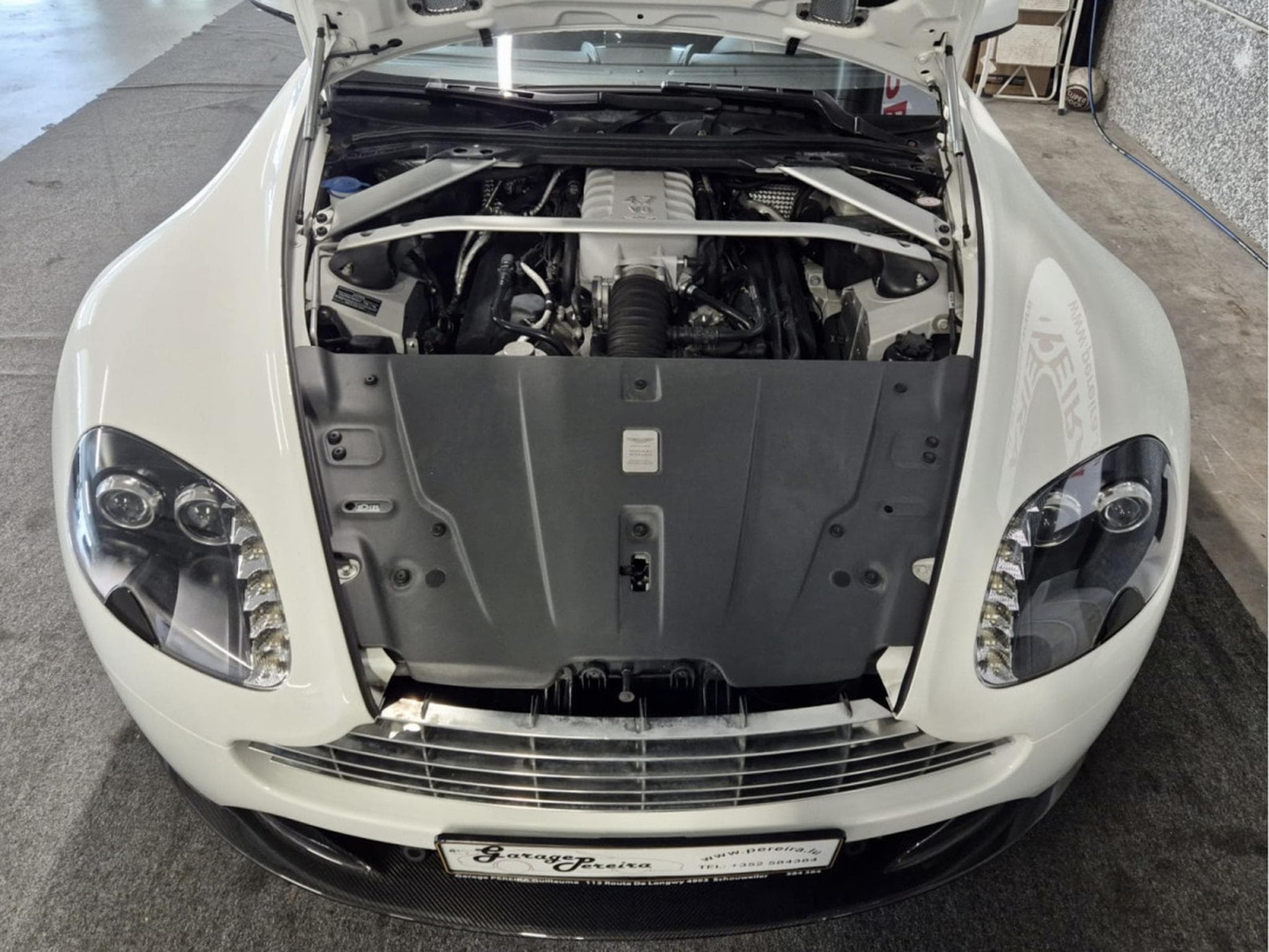 Aston-Martin V8 Vantage EUROPA CARBON CUIR NAVI (2013) - Foto 10