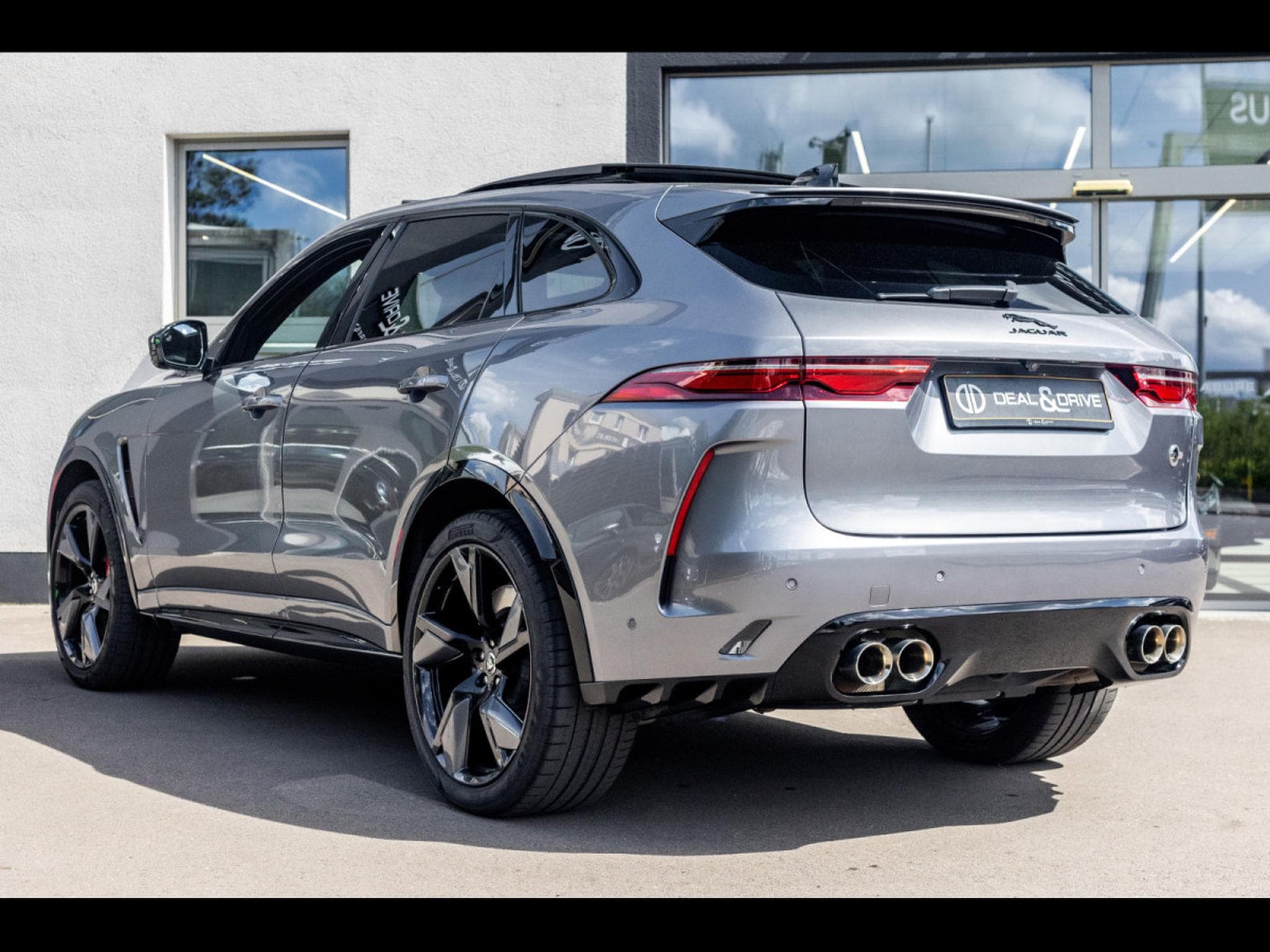 Jaguar F-Pace 5.0 SUPERCHARGED P550 SVR AWD – EIGER GREY METALLIC – WARRAN (2024) - Foto 3
