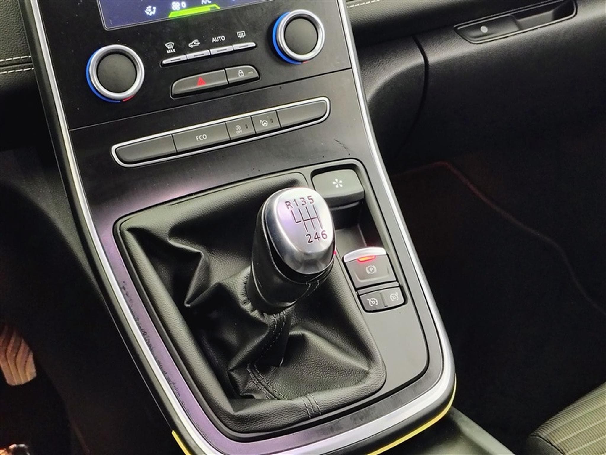 Renault Scenic Grand Sc?nic 1.7 Blue dCi Bose Edition (EU6.2) (2019) - Photo 12