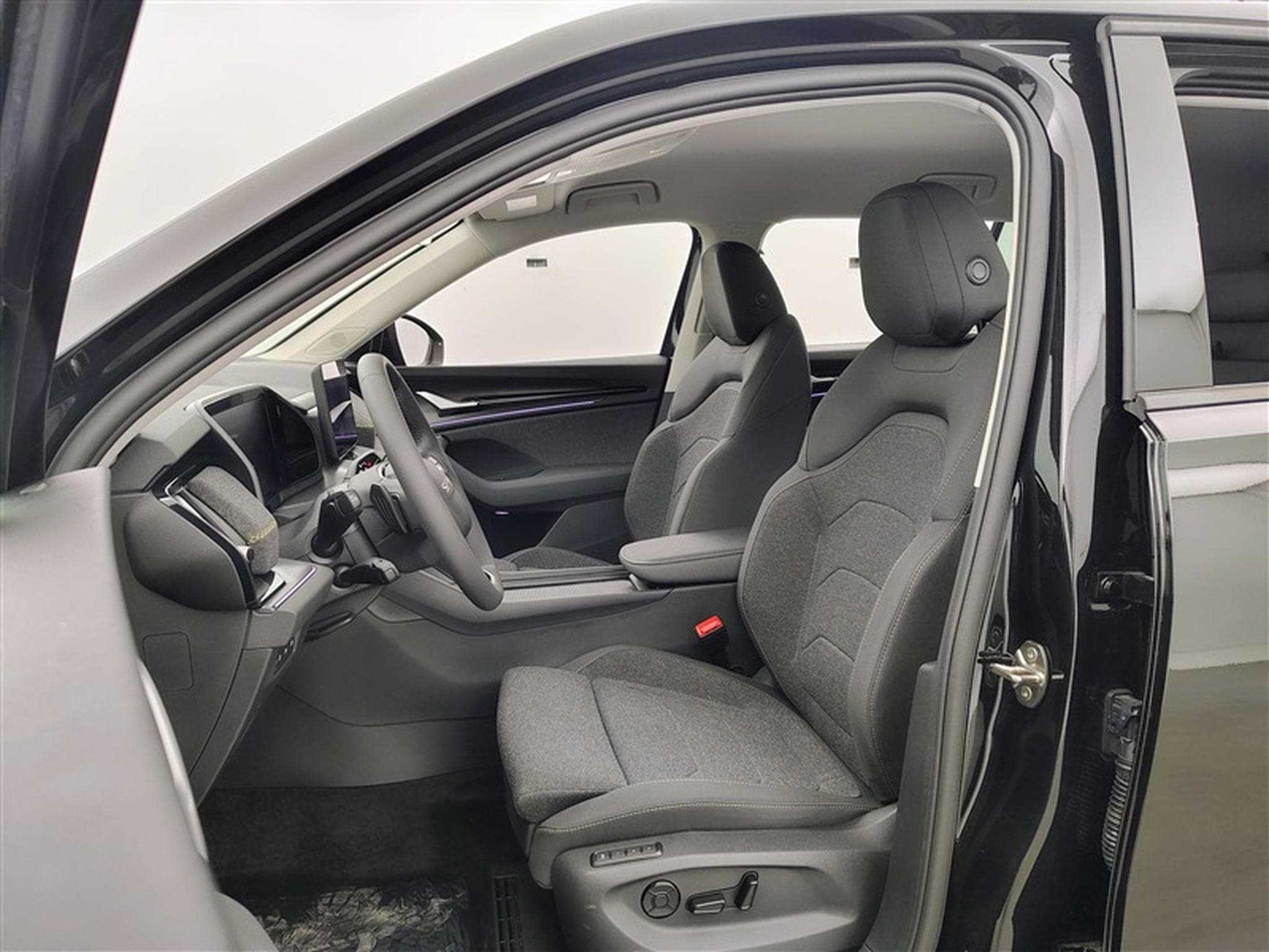 Skoda Kodiaq 1.5 TSI 150cv DSG Selection 7pl. CARPLAY / FULL LED / CAMERA (2026) - Photo 7