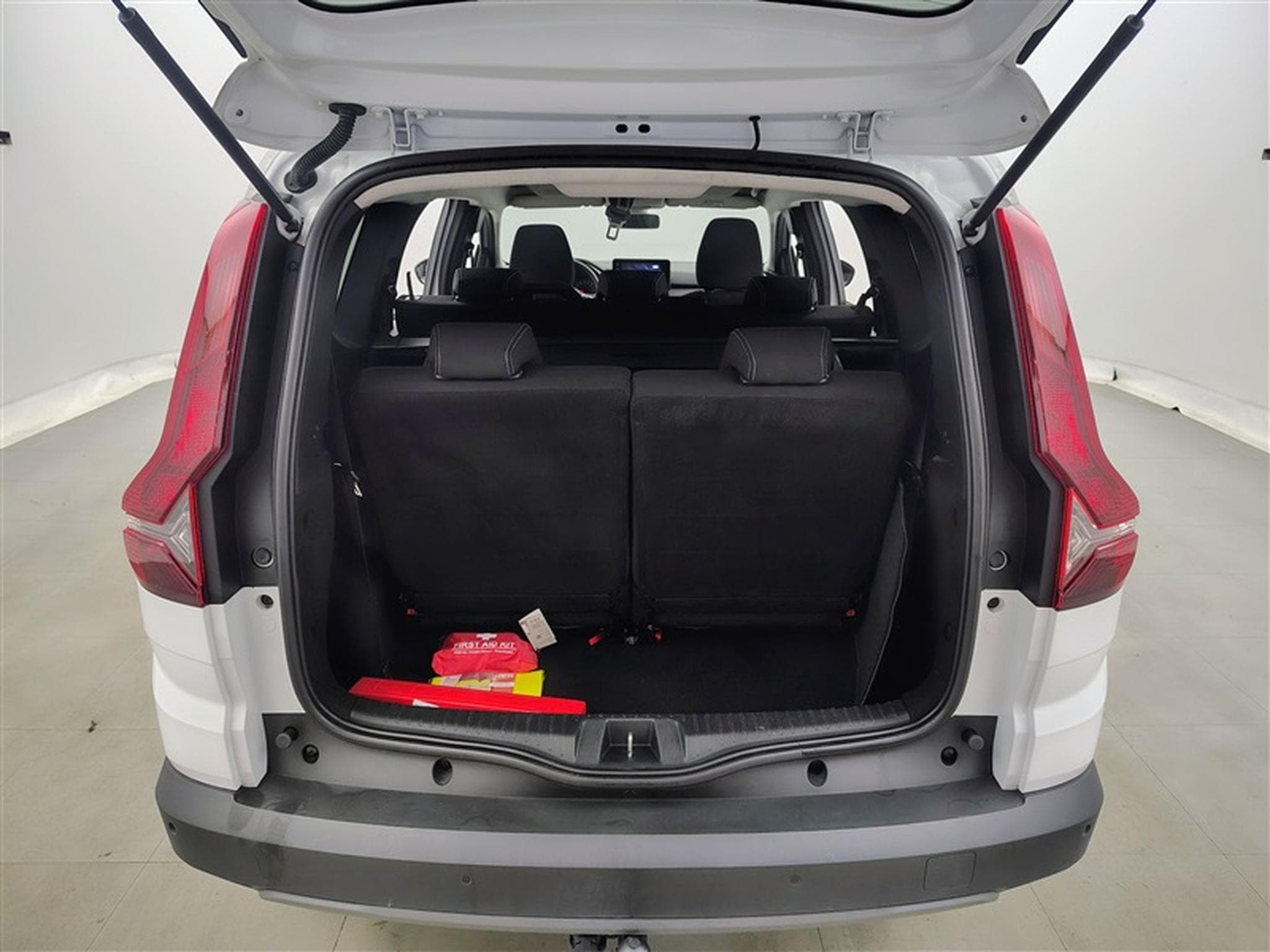 Dacia Jogger 1.0 TCe Expression 7pl. (2023) - Photo 14
