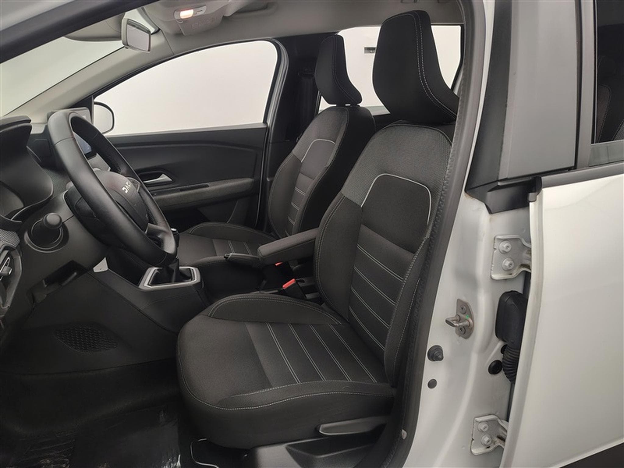 Dacia Jogger 1.0 TCe Expression 7pl. (2023) - Photo 7