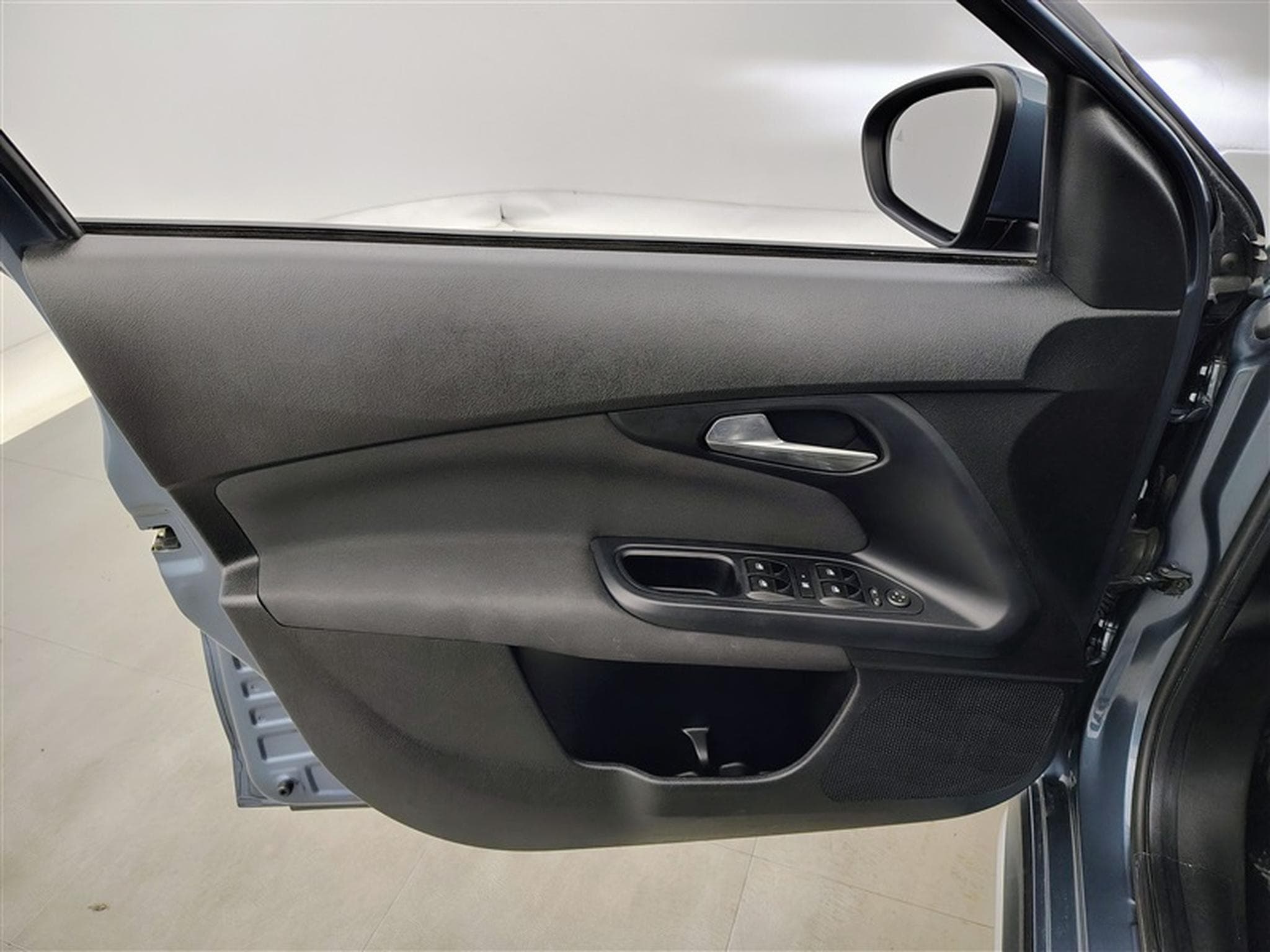 Fiat Tipo Hatchback 1.0 T FireFly Cross NAVI / FULL LED / CAMERA (2023) - Photo 17