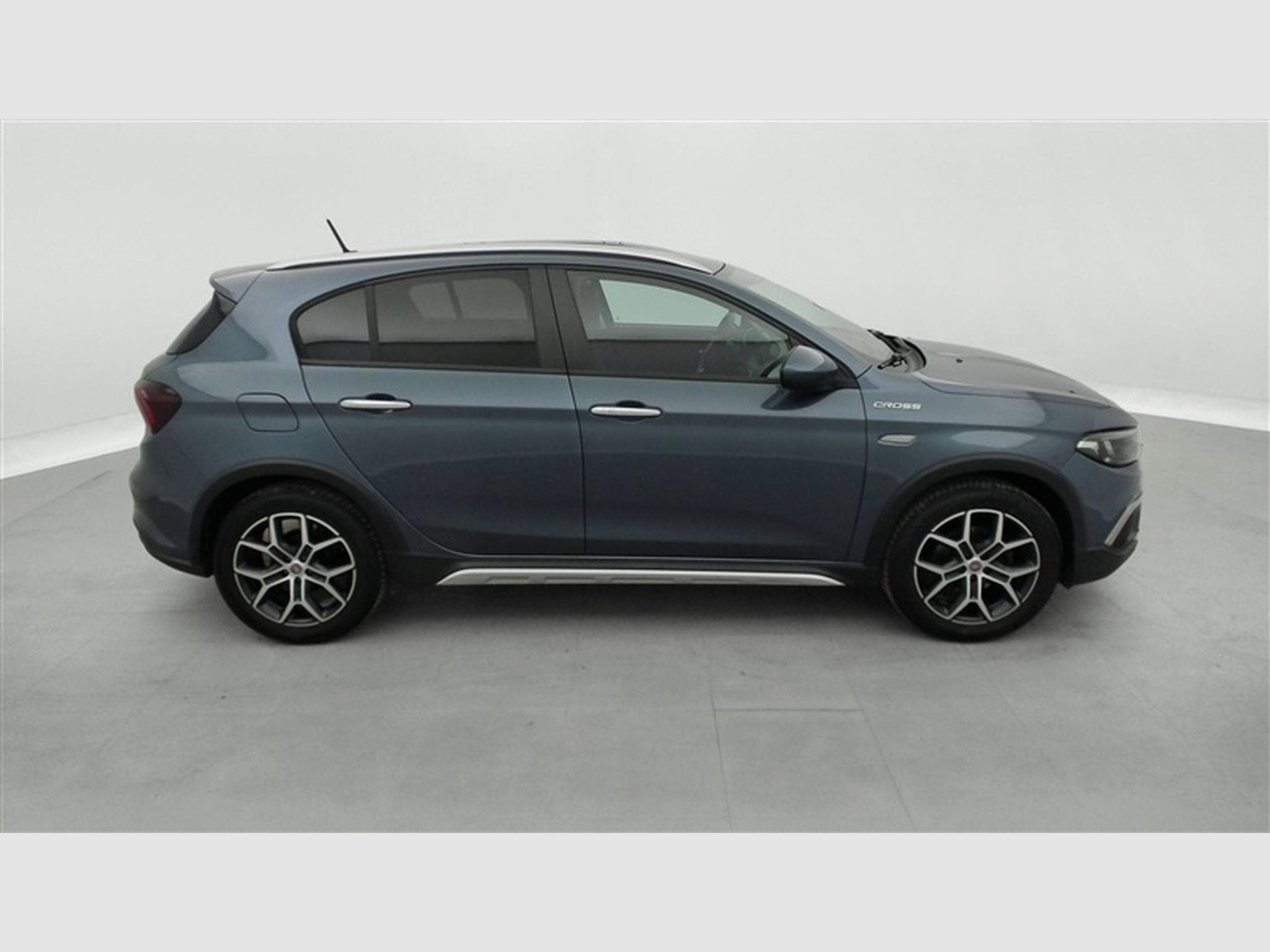 Fiat Tipo Hatchback 1.0 T FireFly Cross NAVI / FULL LED / CAMERA (2023) - Photo 24