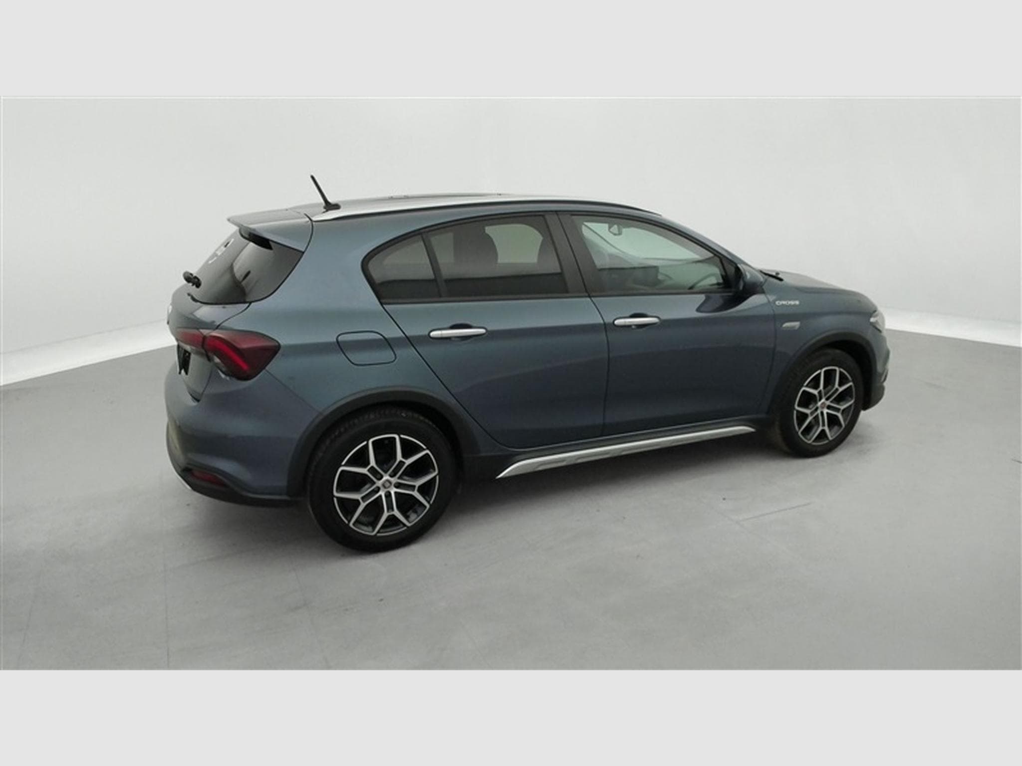 Fiat Tipo Hatchback 1.0 T FireFly Cross NAVI / FULL LED / CAMERA (2023) - Photo 25