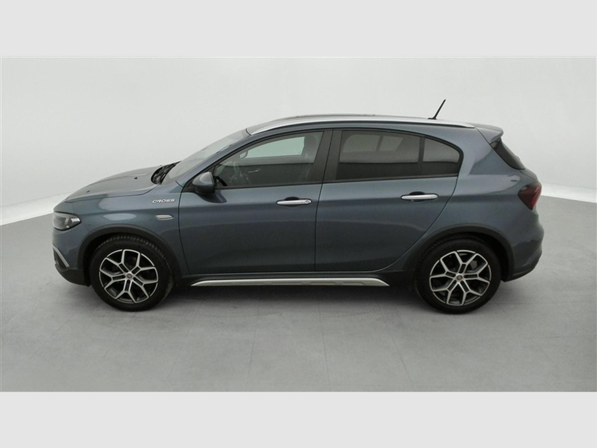 Fiat Tipo Hatchback 1.0 T FireFly Cross NAVI / FULL LED / CAMERA (2023) - Photo 3