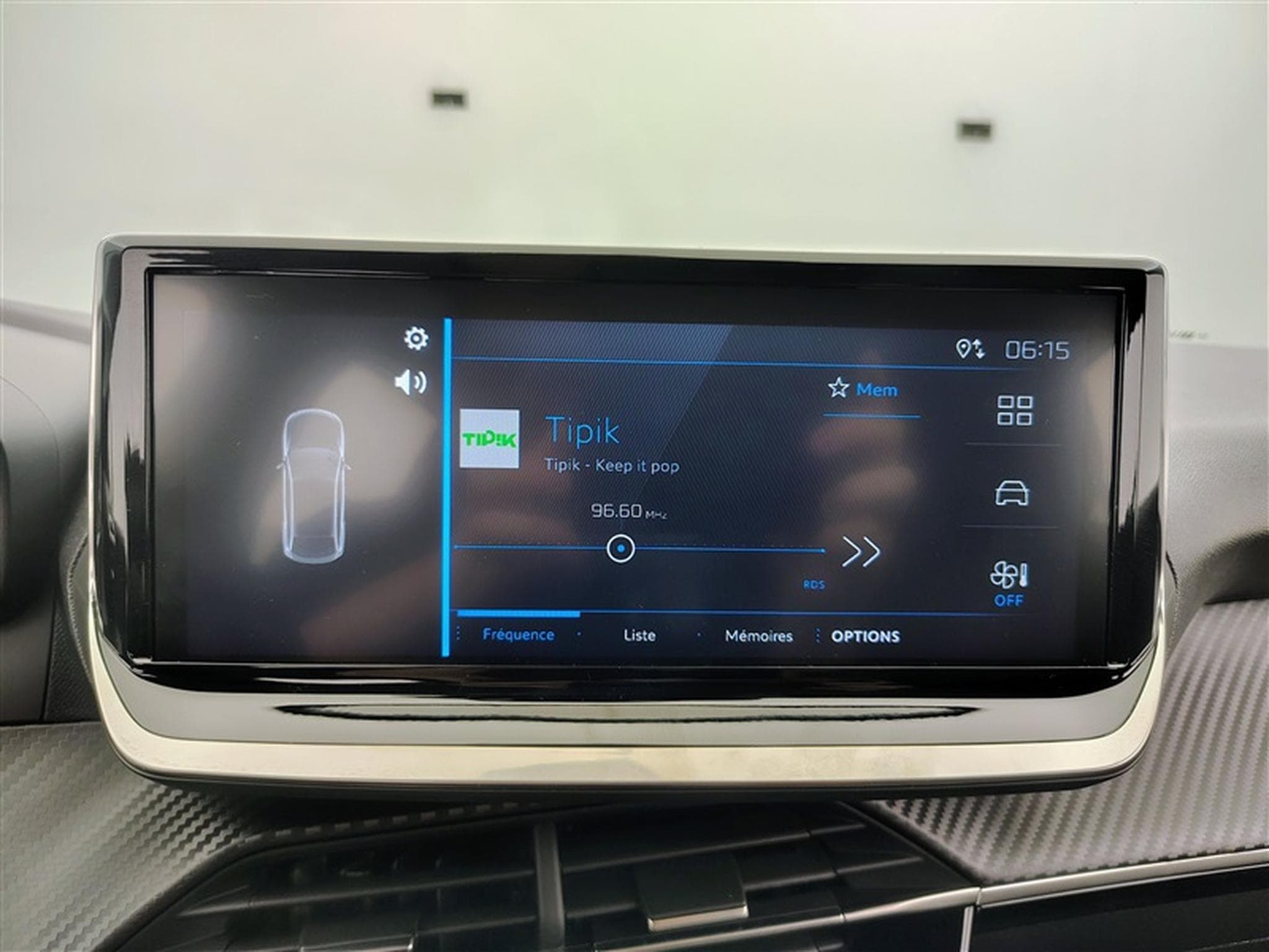 Peugeot 208 1.2i PureTech 100cv Style CARPLAY / PDC (2026) - Photo 18