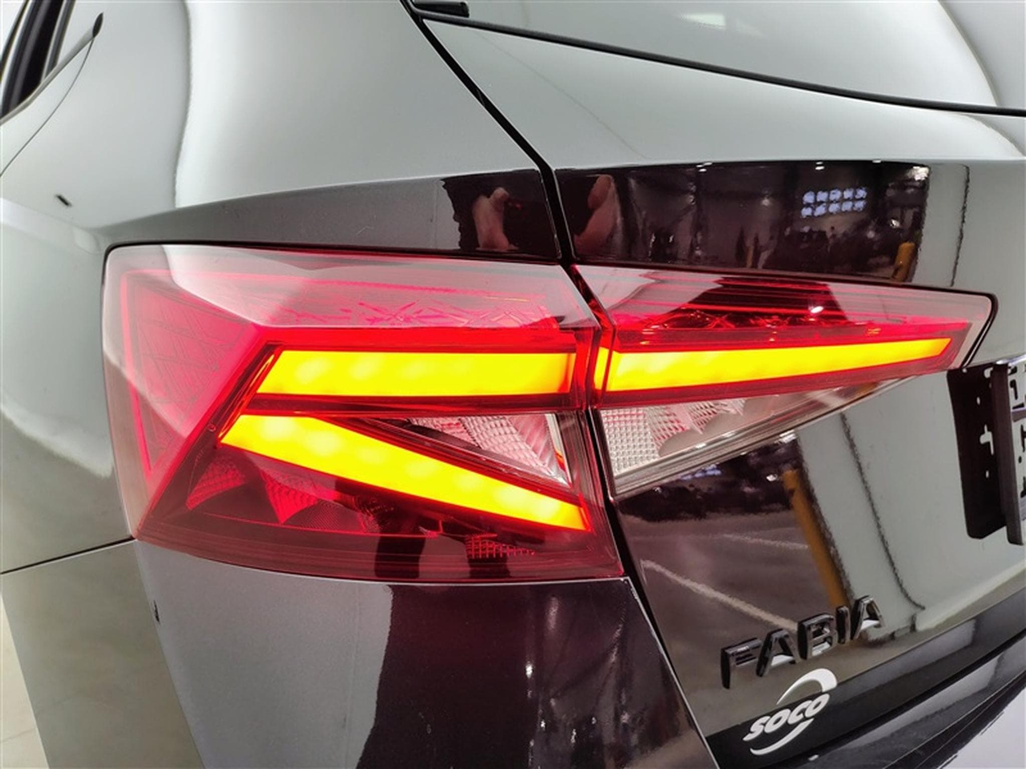 Skoda Fabia 1.0 TSI 115cv DSG MonteCarlo CARPLAY / FULL LED / CAMERA (2026) - Photo 17