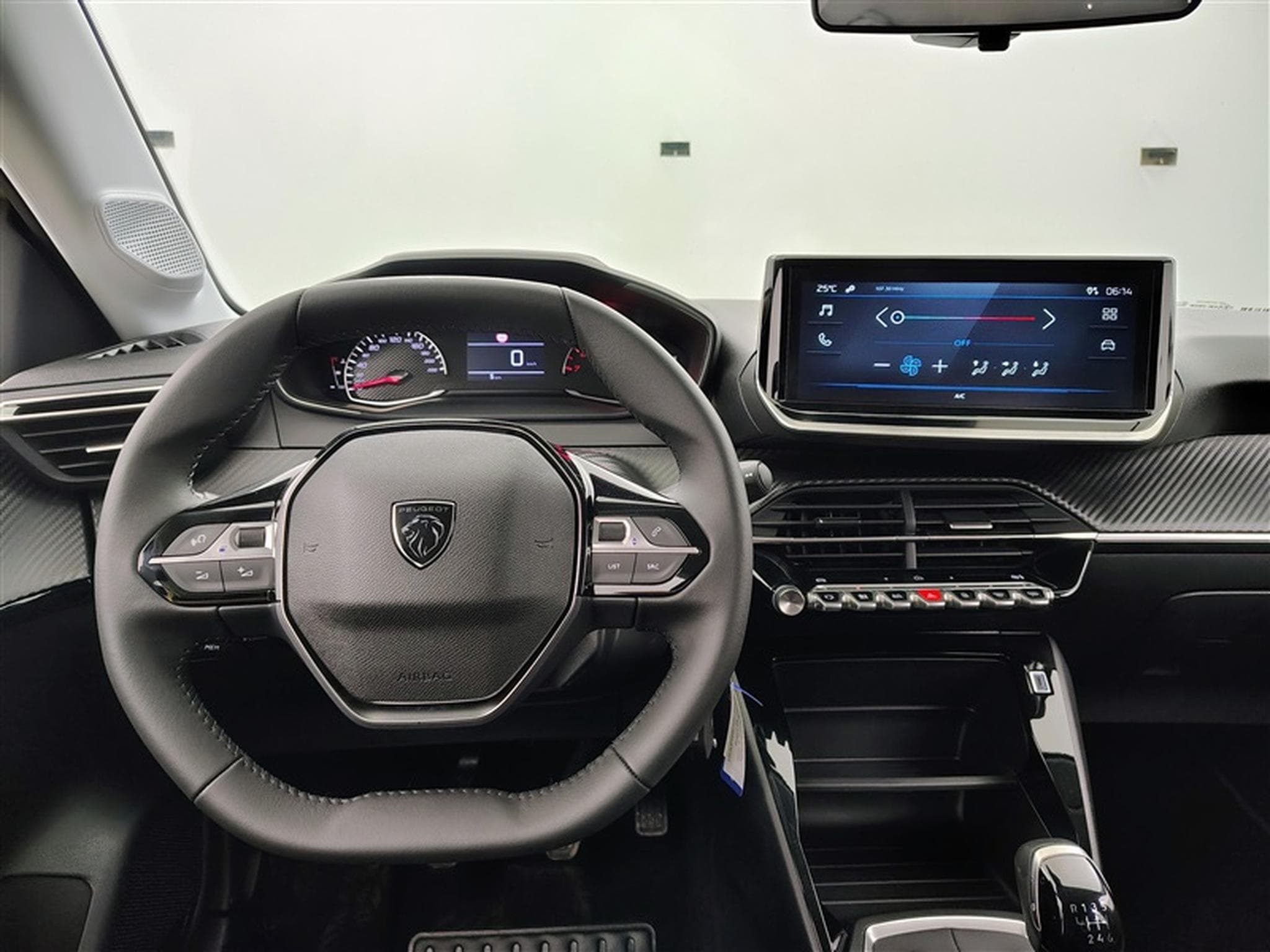 Peugeot 208 1.2i PureTech 100cv Style CARPLAY / PDC (2026) - Photo 9