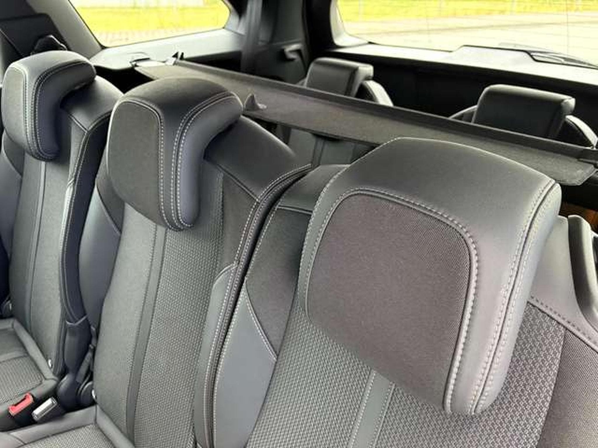 Peugeot 5008 5008 PureTech 130 EAT8 Stop (2023) - Foto 6