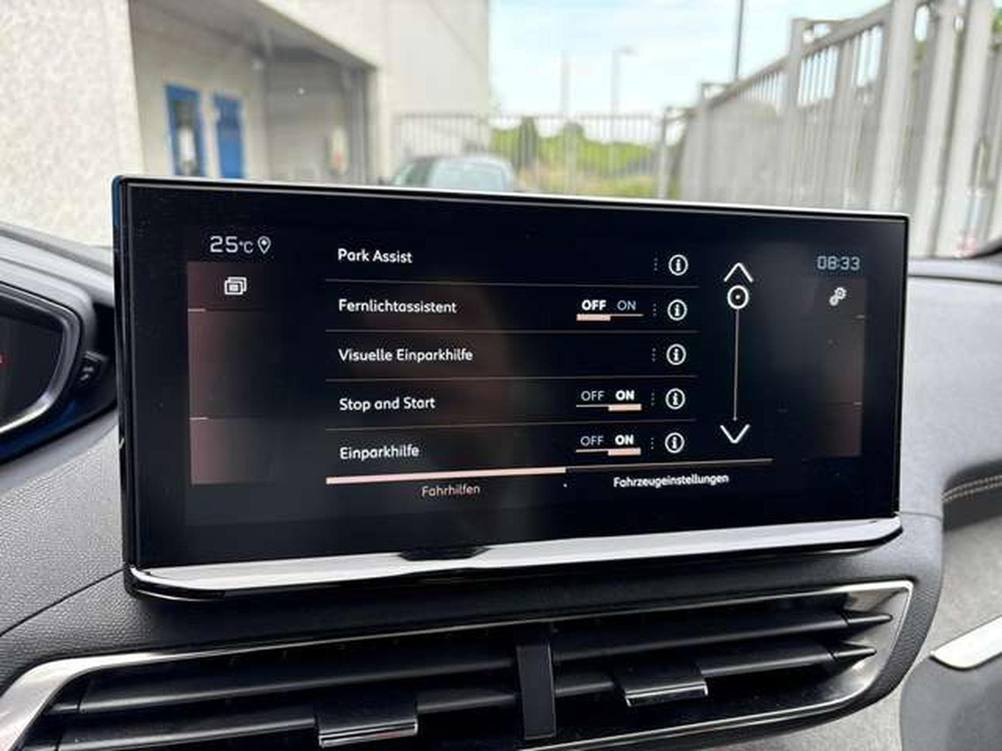 Peugeot 5008 5008 PureTech 130 EAT8 Stop (2023) - Foto 8