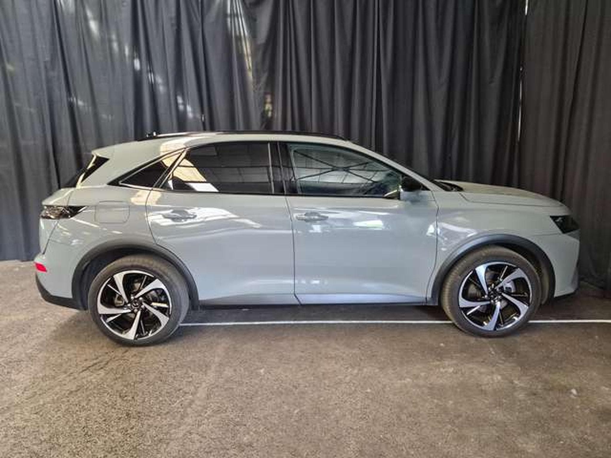 DS Automobiles DS7 DS7 E-TENSE 225 RIVOLI (2024) - Photo 3