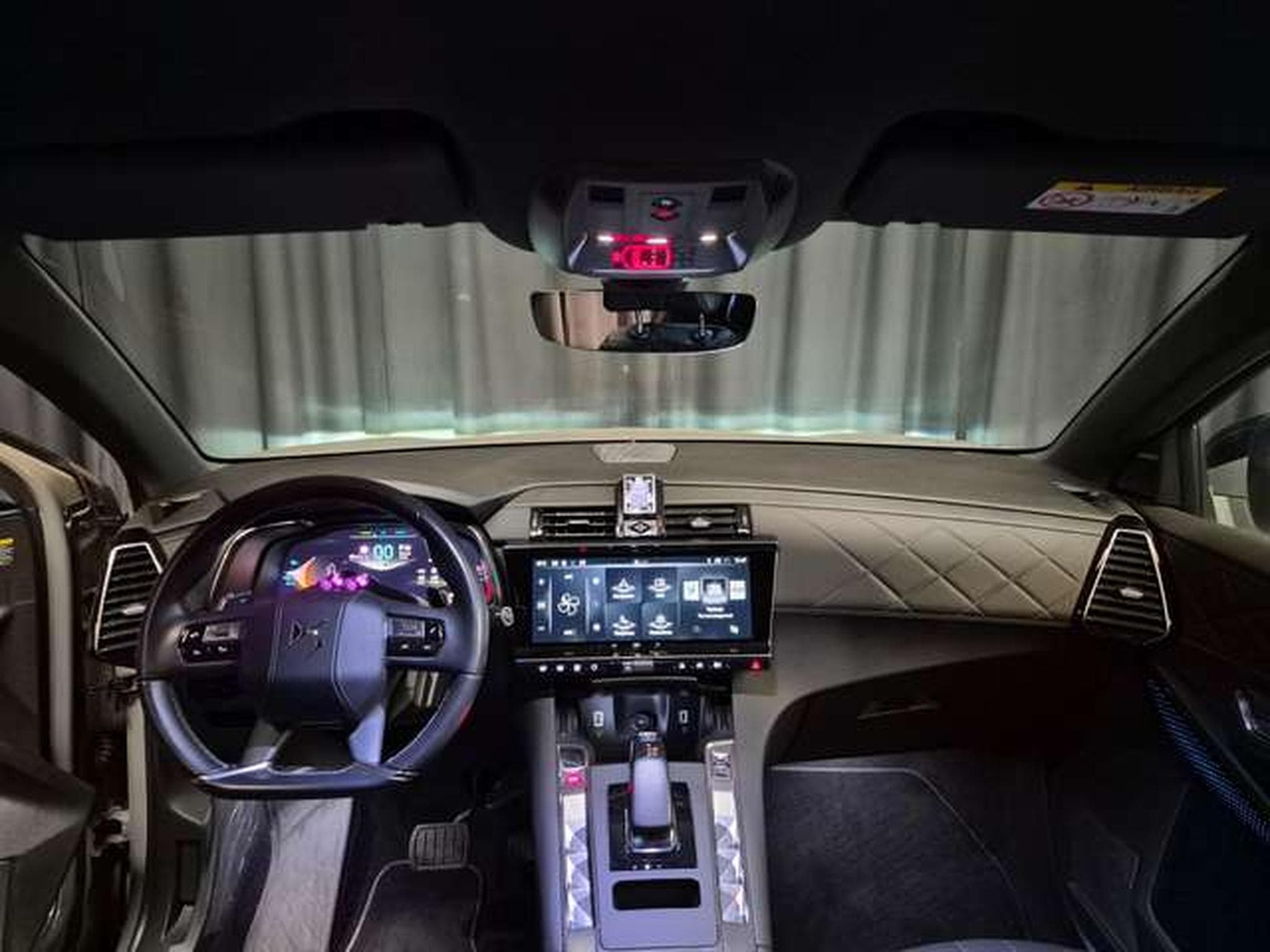 DS Automobiles DS7 DS7 E-TENSE 225 RIVOLI (2024) - Photo 9