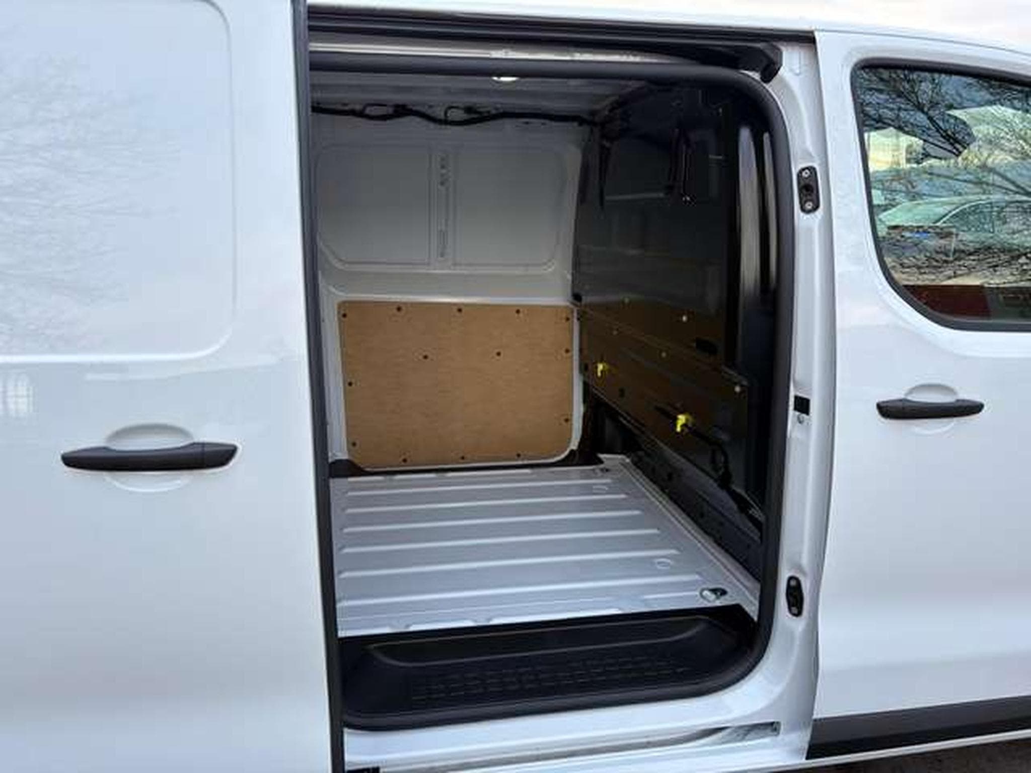 Peugeot Expert 2.0 BHDI 145 S&S EAT8 (2025) - Photo 4