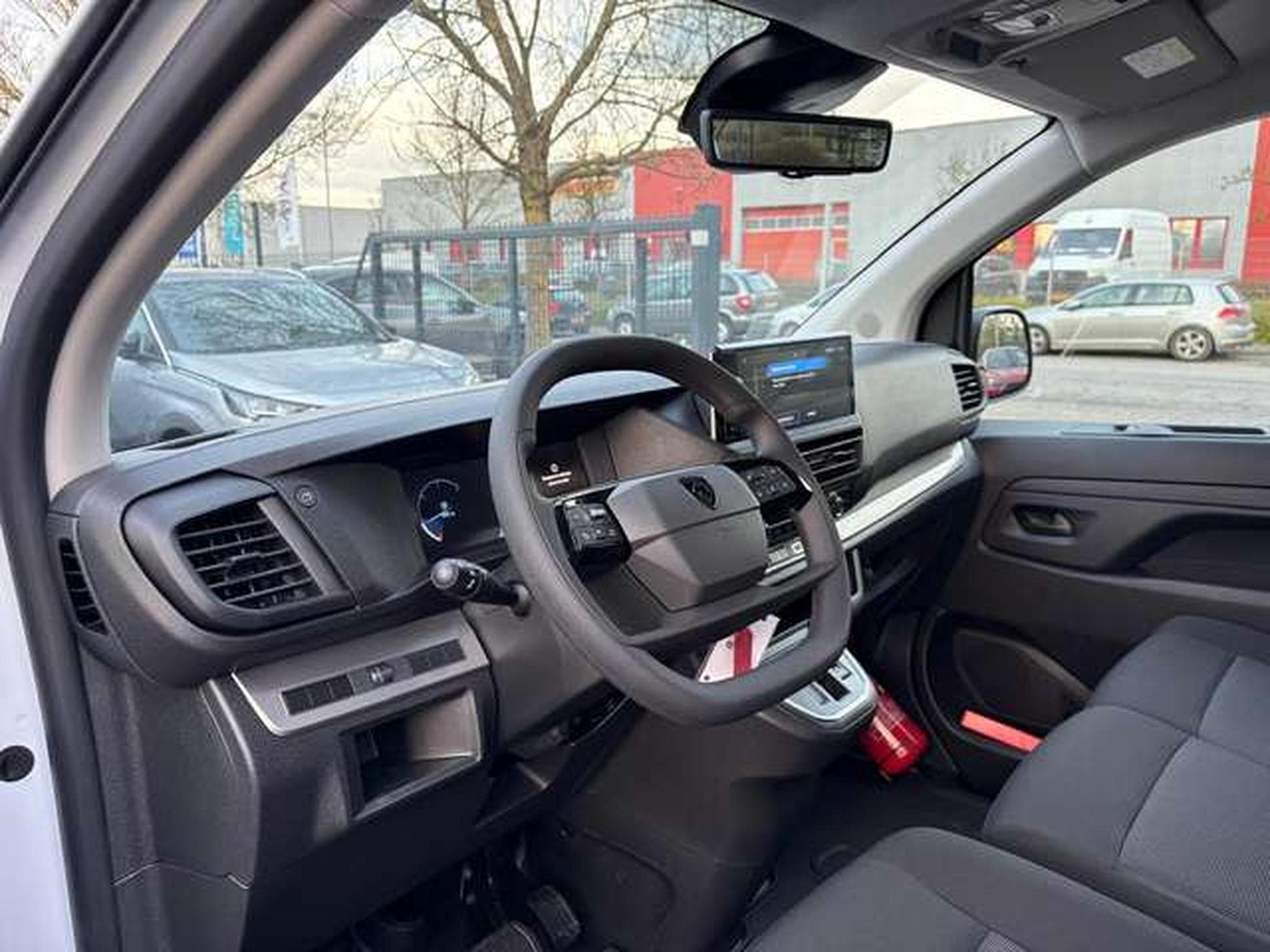 Peugeot Expert 2.0 BHDI 145 S&S EAT8 (2025) - Photo 6