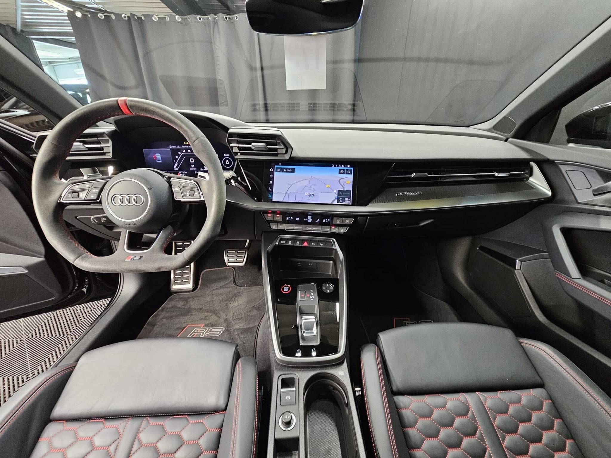 Audi RS3 Limousine (2022) - Photo 2