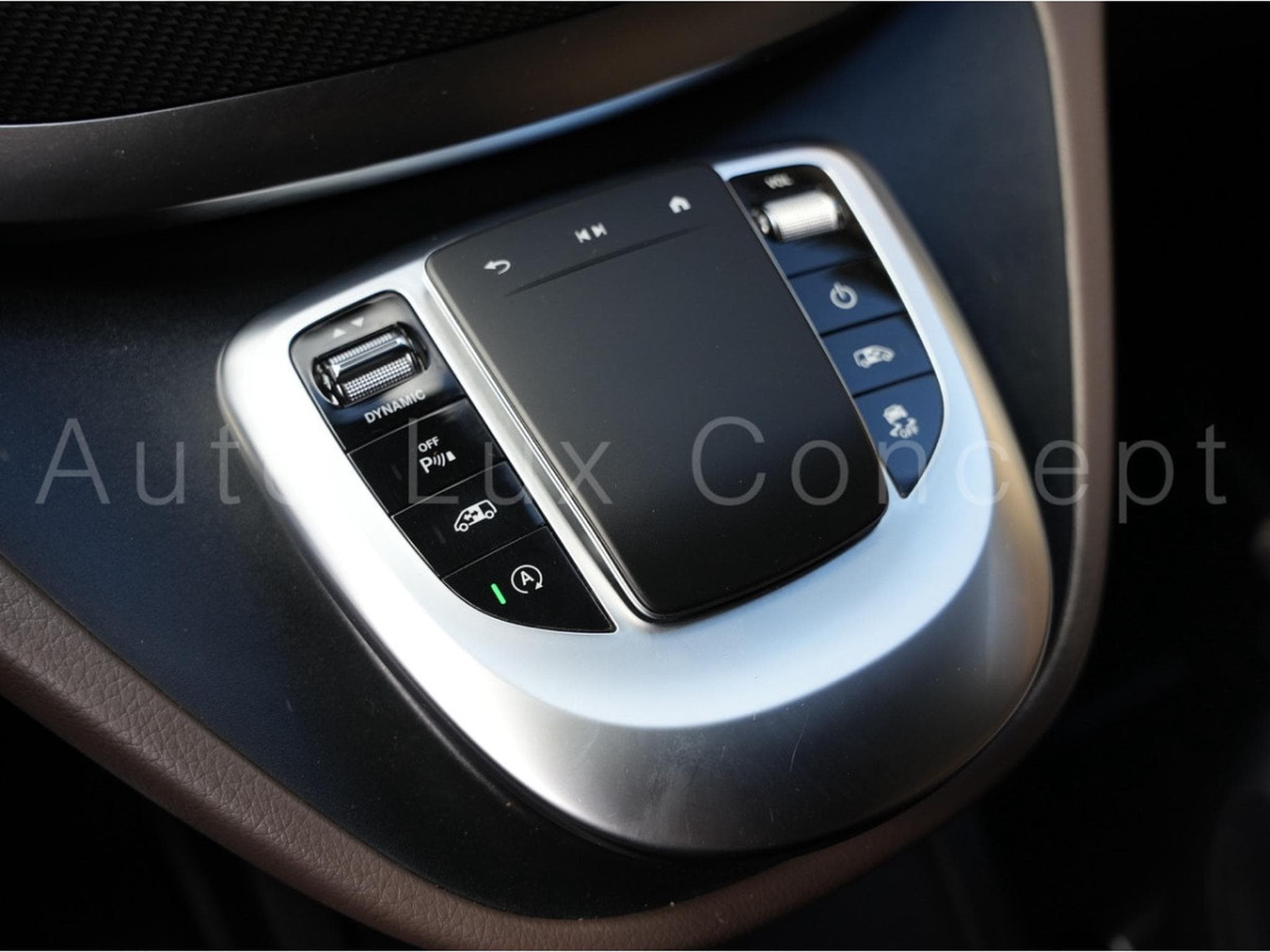 Mercedes V 300 d 4MATIC XL AVANTGARDE AMG Line 9G-TRONIC (2022) - Photo 19