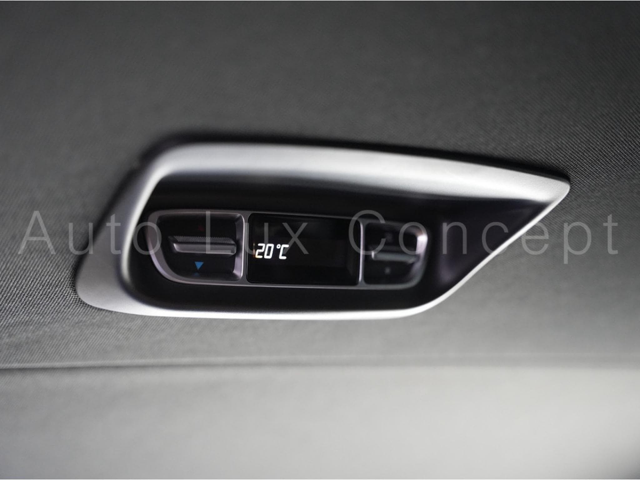 Mercedes V 300 d 4MATIC XL AVANTGARDE AMG Line 9G-TRONIC (2022) - Photo 22