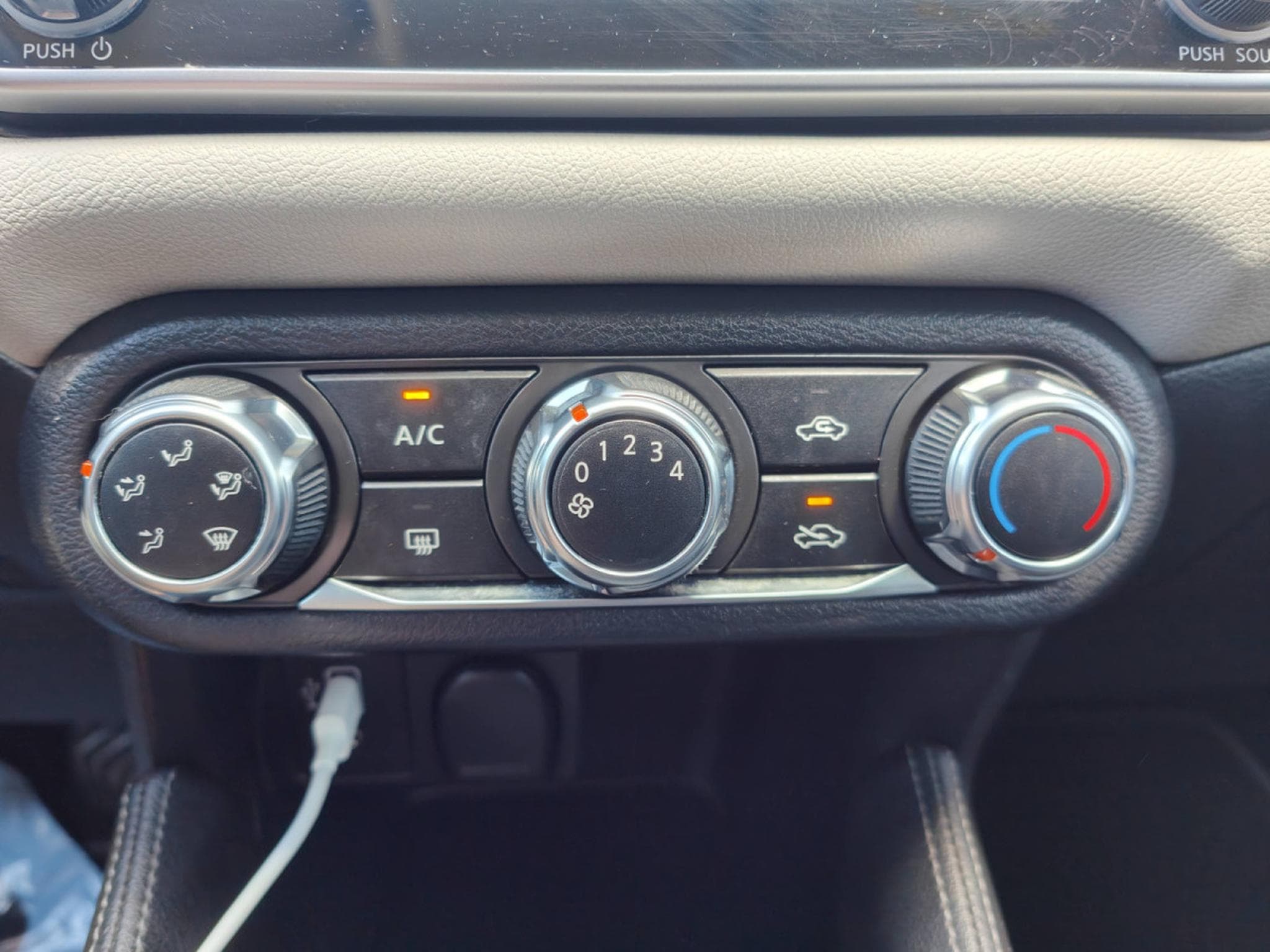 Nissan Micra 1.0 IG-T ACENTA CLIM BLUETOOTH CARPLAY (2020) - Foto 23