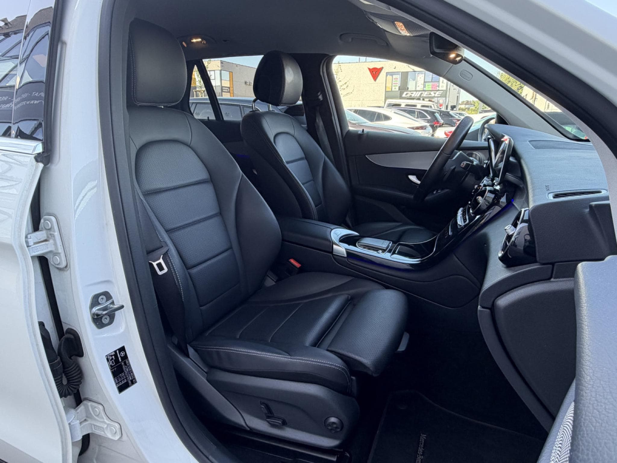 Mercedes GLC 300 GLC300e 4MATIC/ SUSPENSIONS PNEUMATIQUES/ BURMESTER/ AGILITY (2021) - Photo 17