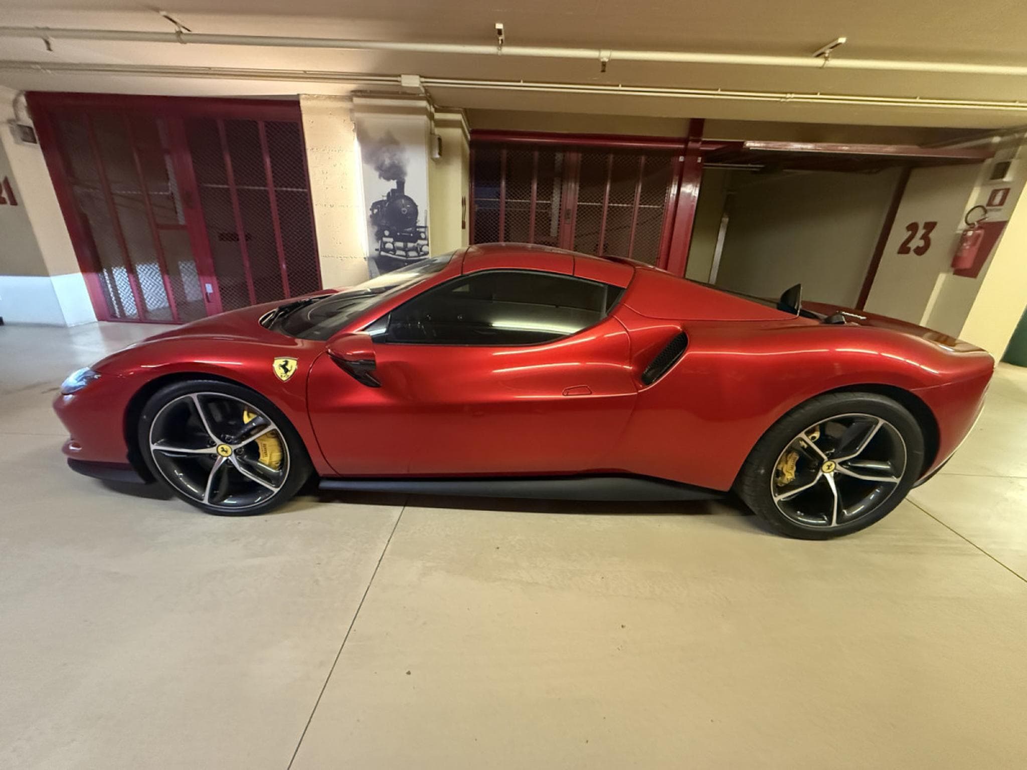 Ferrari 296 GTS GTS / ROSSO MAGMA / ADAS (2025) - Photo 2