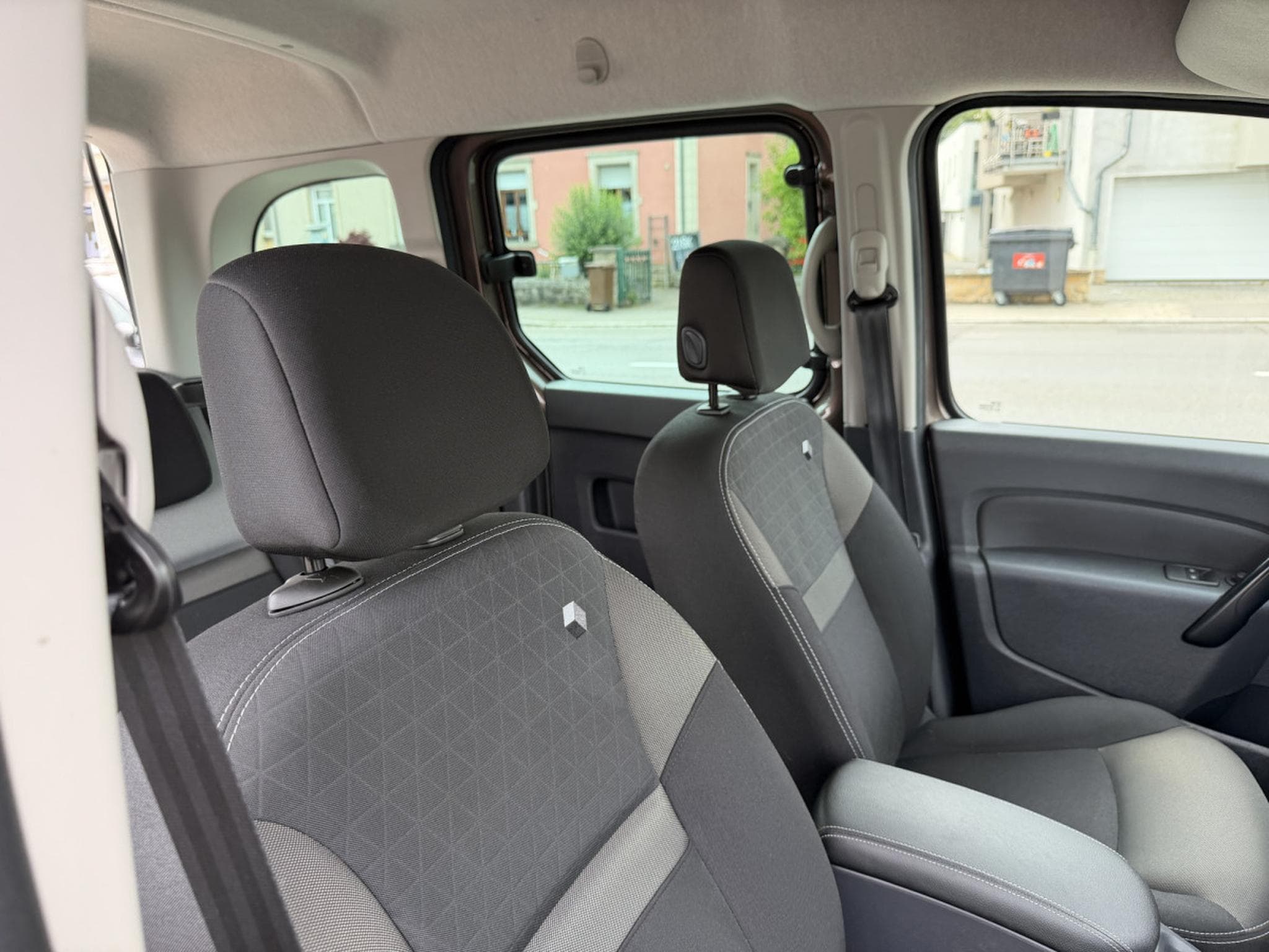 Renault Kangoo 1.5 dCi 115 LIMITED R-Link (2019) - Foto 16