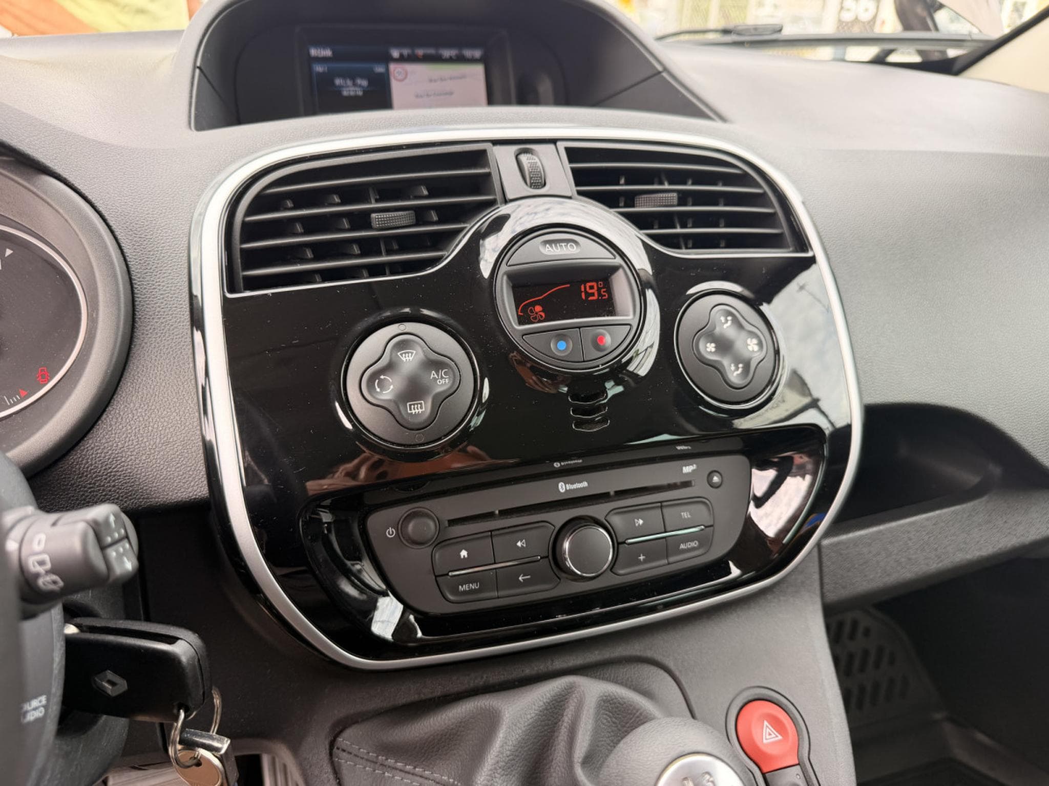 Renault Kangoo 1.5 dCi 115 LIMITED R-Link (2019) - Foto 17