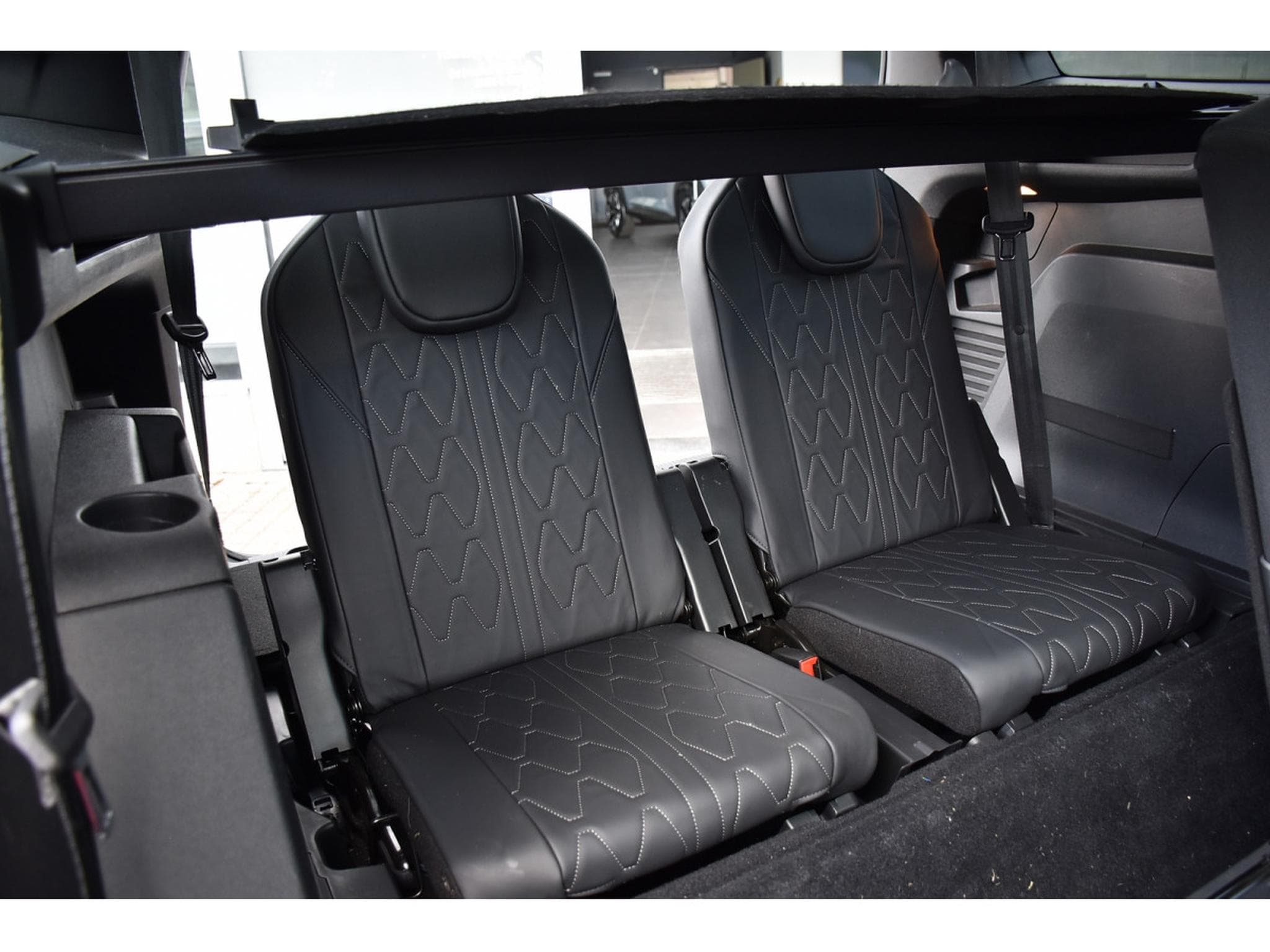 Peugeot 5008 1.5 BlueHDI GT EAT8 PANO CUIR FOCAL ACC SIDE CAM360 1° MAIN (2023) - Foto 5