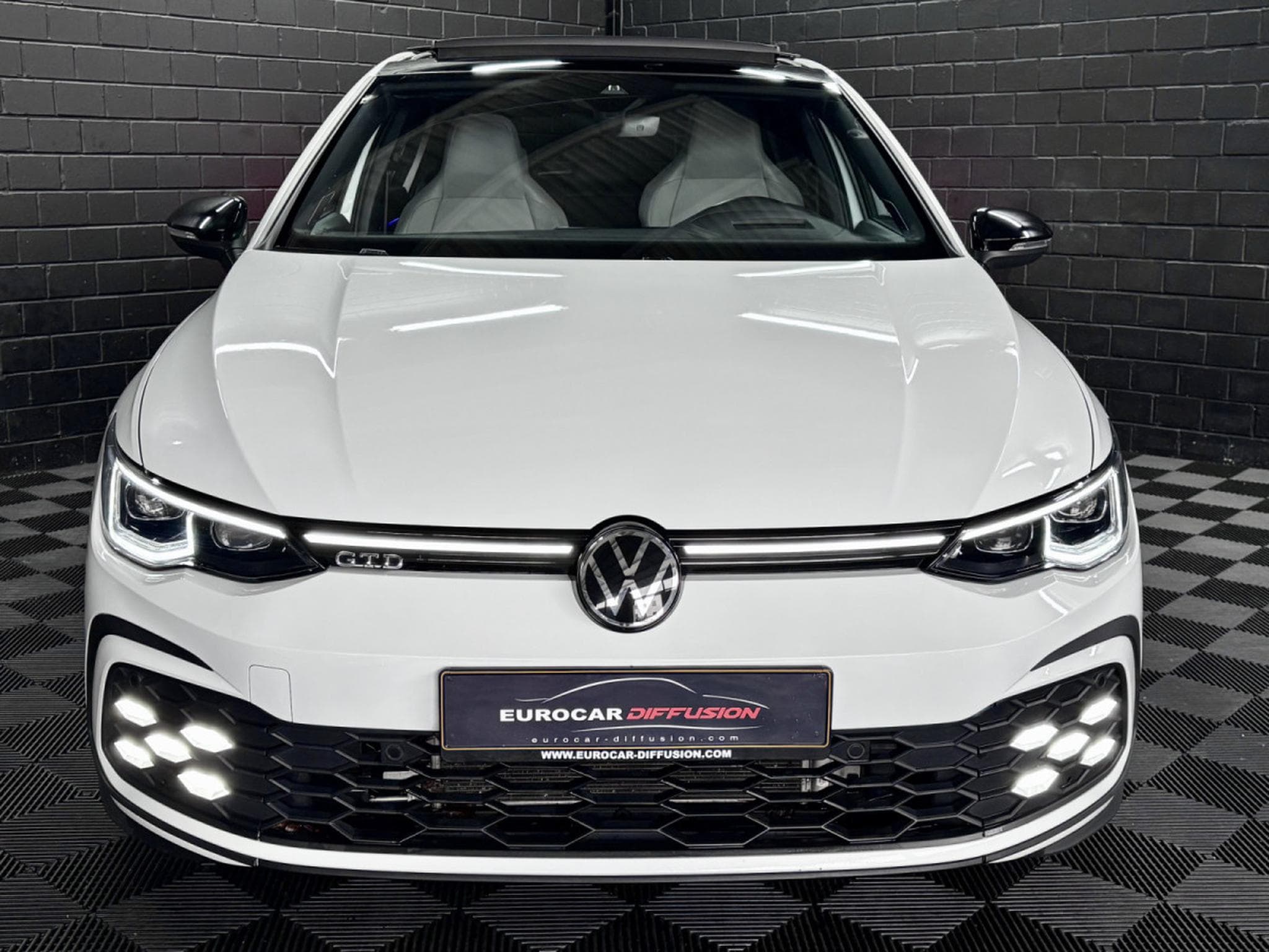 VW Golf GTD 2.0 TDI DSG7 200 CV *PANO* MATRIX * HARMAN * ATTELAGE * (2024) - Foto 2