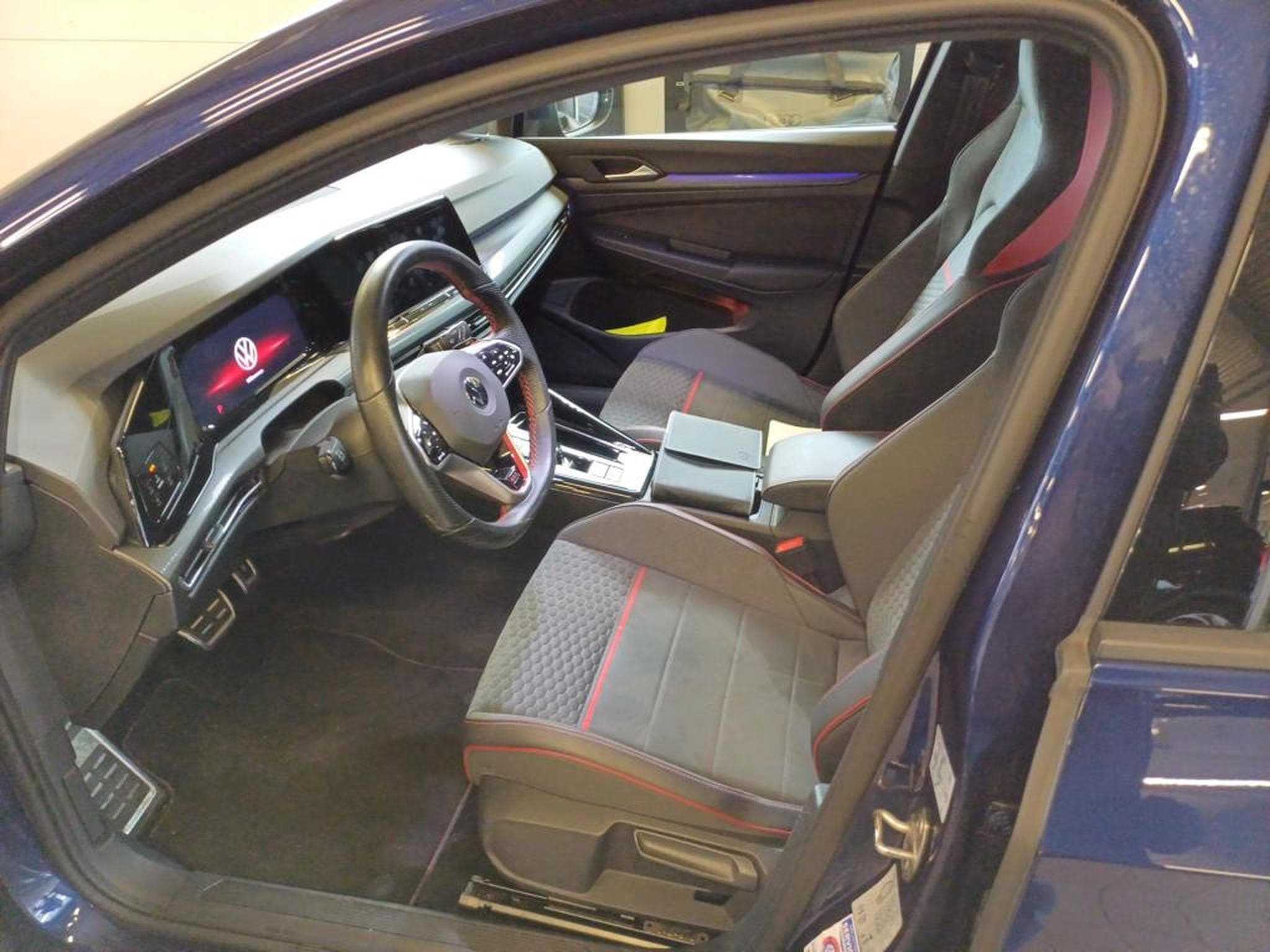 VW Golf GTI Clubsport 2.0 TSI 300 CV DSG7 *DCC *MATRIX* *CARPLAY* (2023) - Foto 4