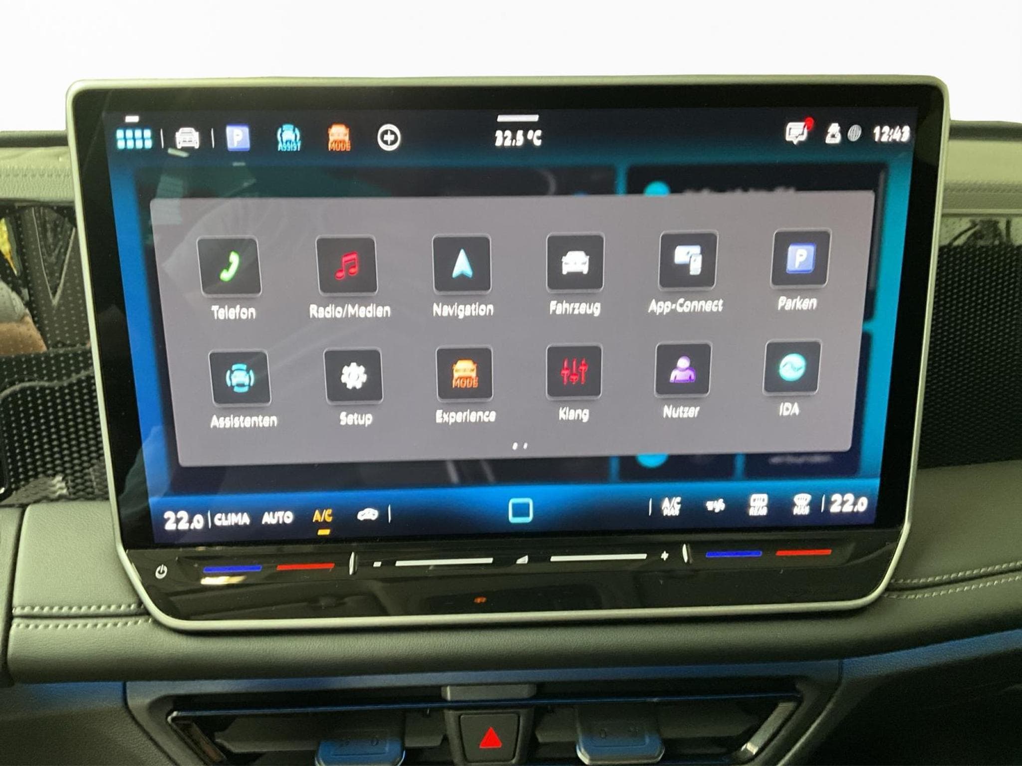 VW Tiguan Life+DSG+AHK+P.Info.+RearView (2025) - Photo 13