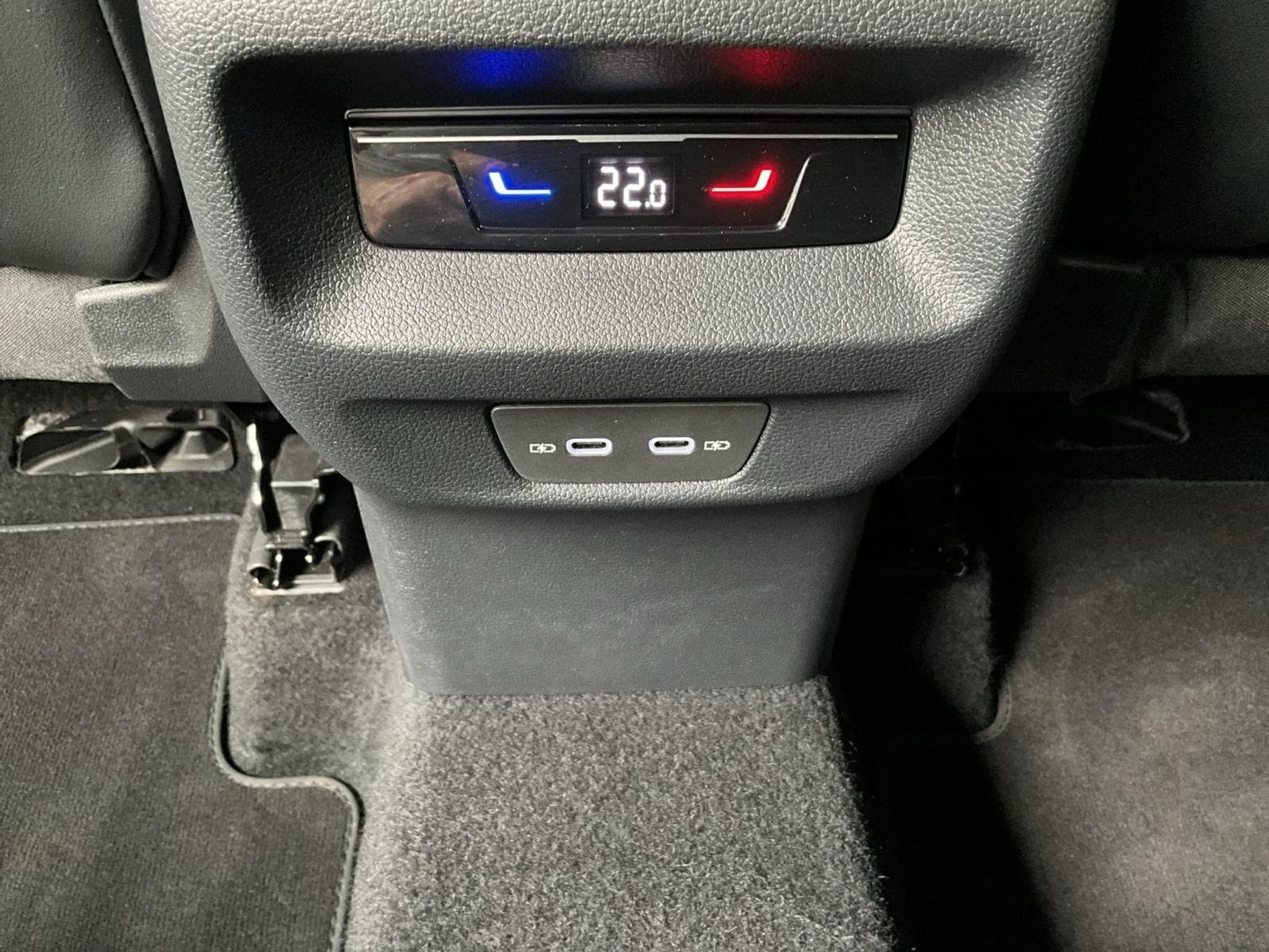 VW Tiguan Life+DSG+AHK+P.Info.+RearView (2025) - Photo 21