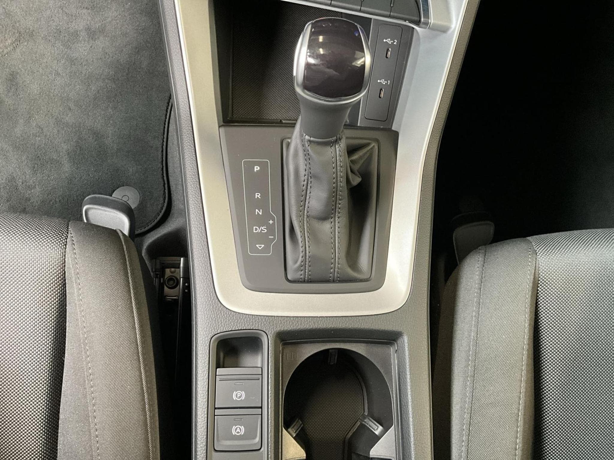 Audi Q3 SB+S-Line+40TFSI+Quattro+S-Tronic+P.Business (2022) - Photo 12