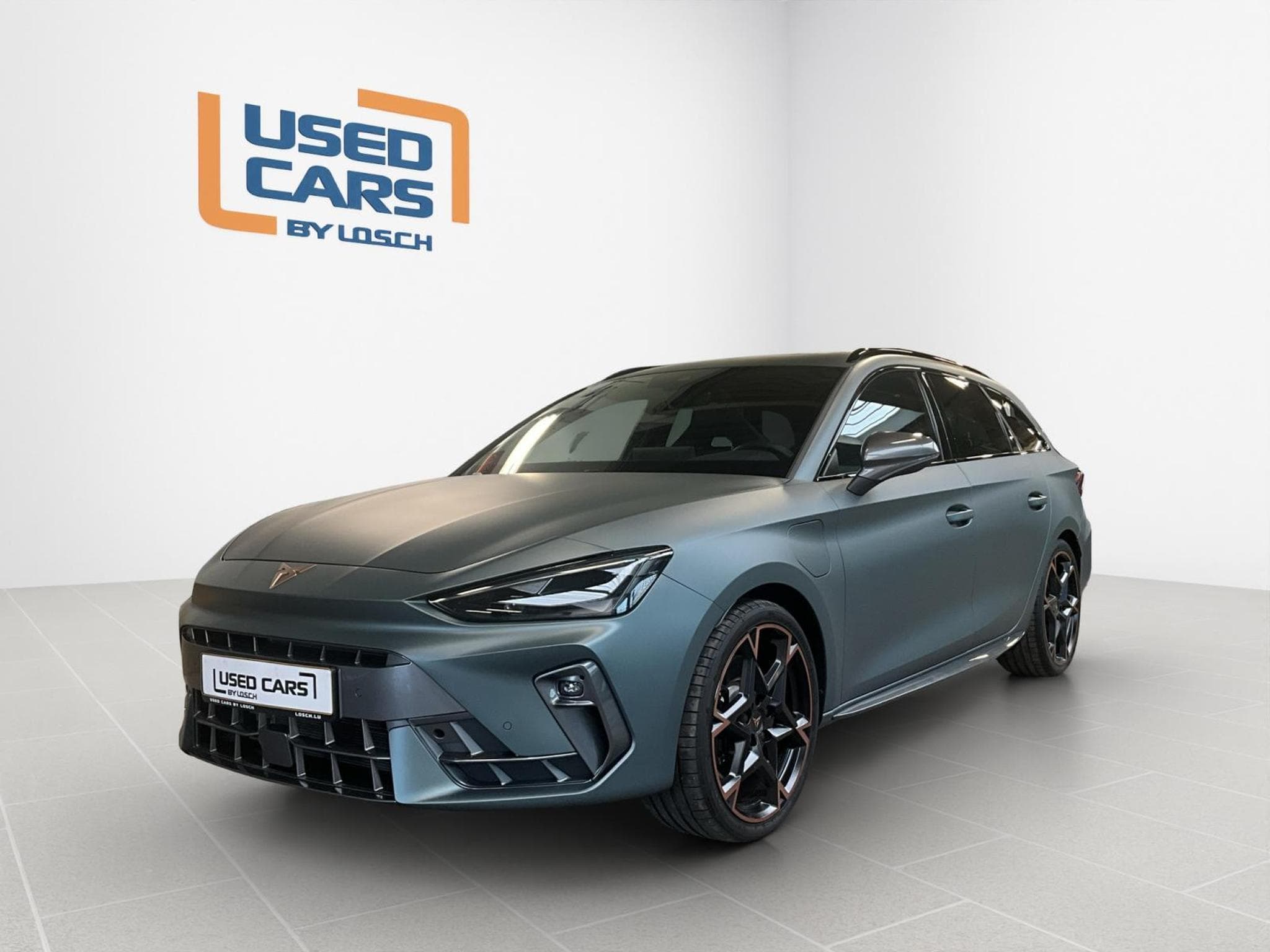 Cupra Leon ST+VZ+PHEV+DSG+Sound-immersive+Skyline+LM19 (2025) - Photo 1