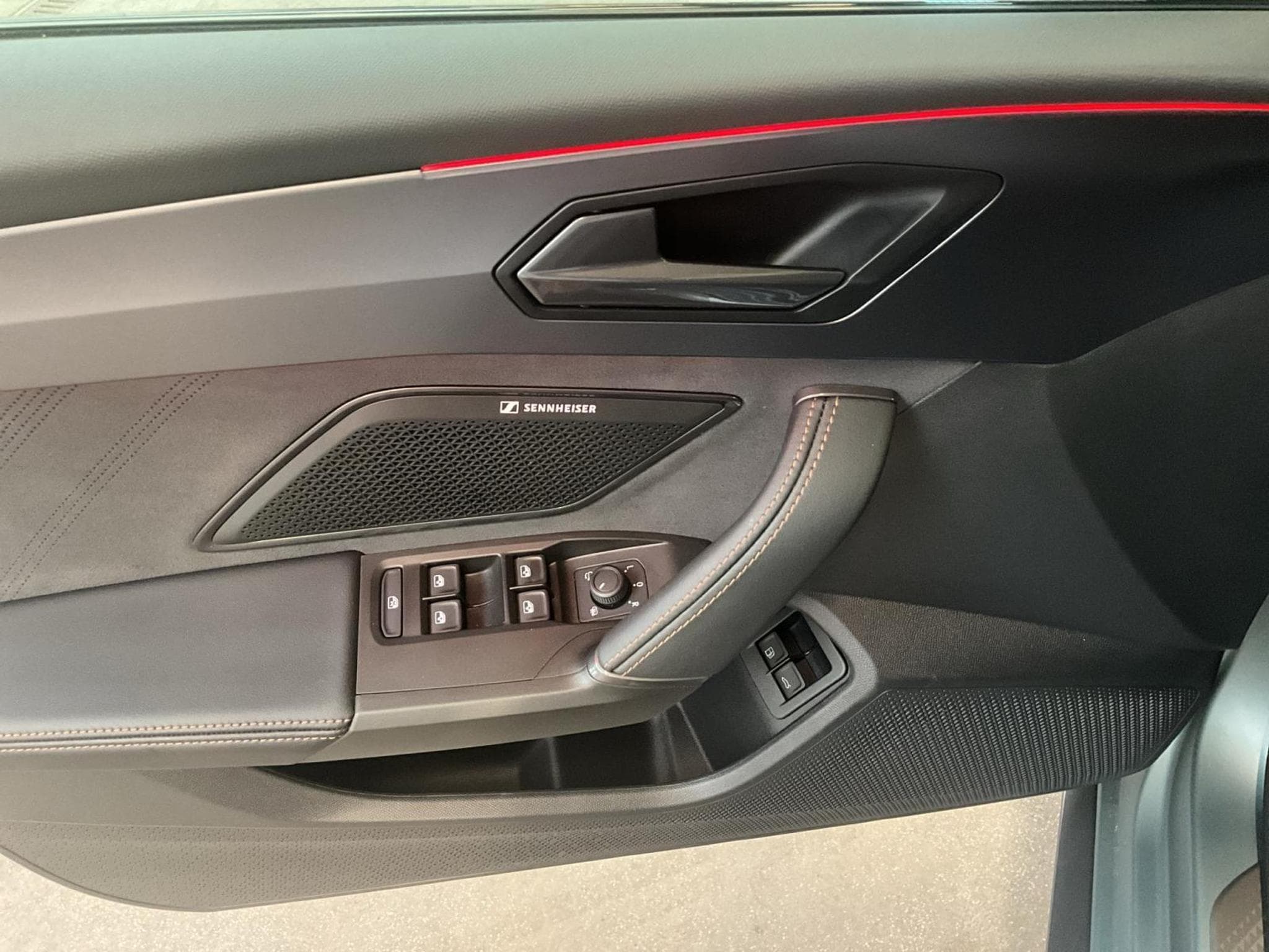 Cupra Leon ST+VZ+PHEV+DSG+Sound-immersive+Skyline+LM19 (2025) - Photo 16
