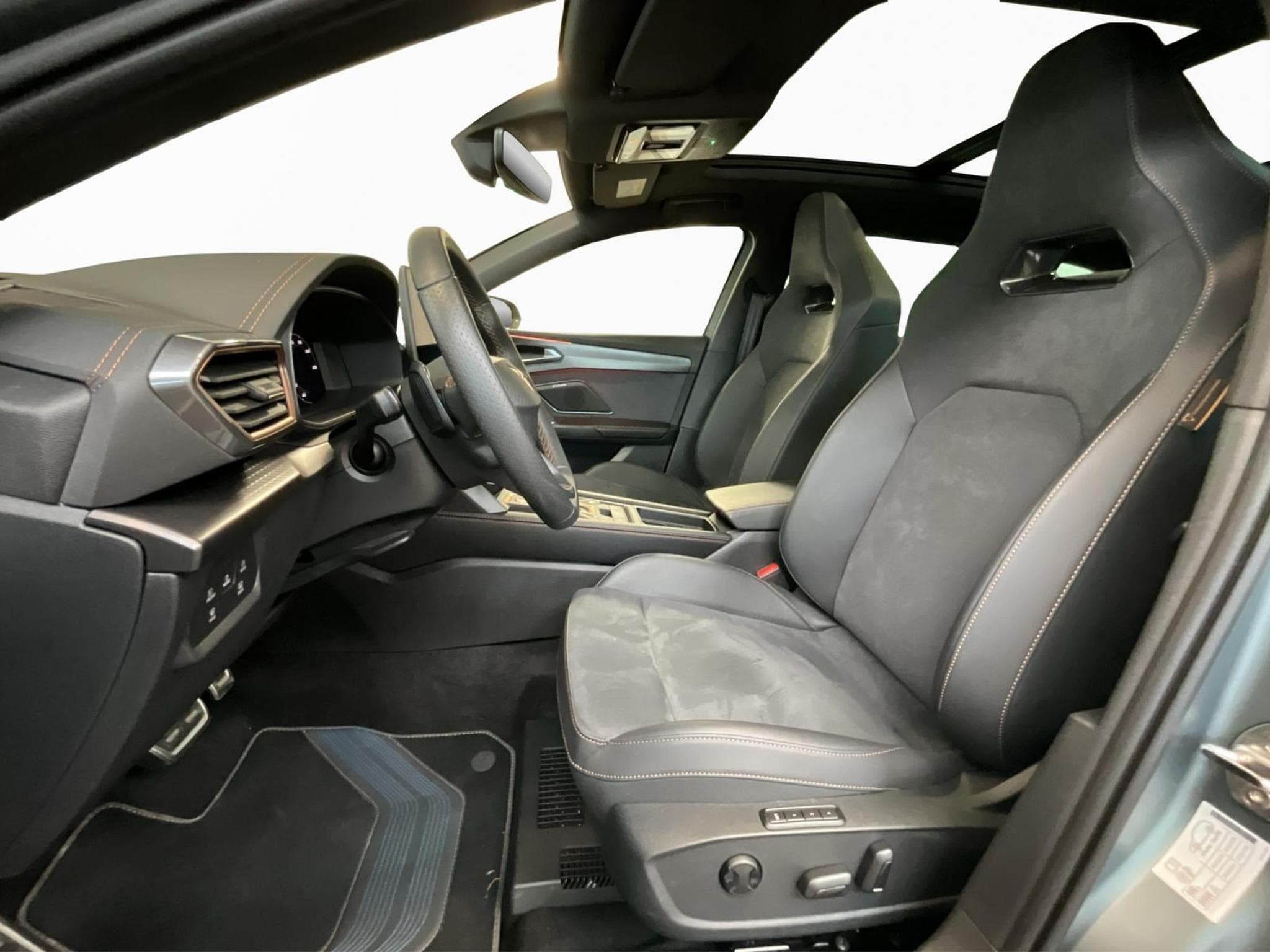 Cupra Leon ST+VZ+PHEV+DSG+Sound-immersive+Skyline+LM19 (2025) - Photo 9
