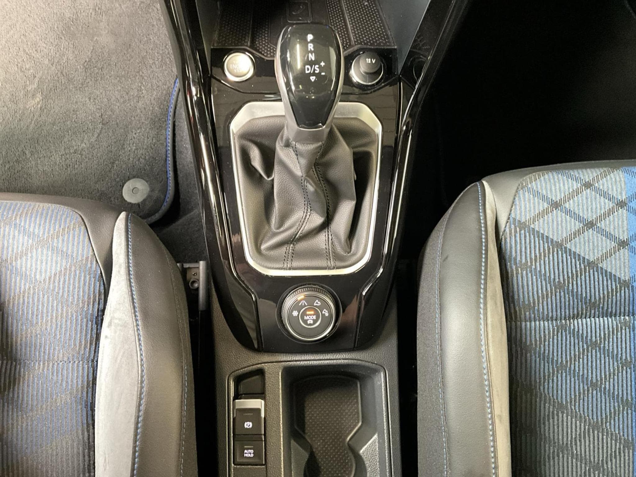 VW T-Roc R+DSG+4Motion+LM19+Matrix+Navi+BlackStyle (2024) - Photo 12