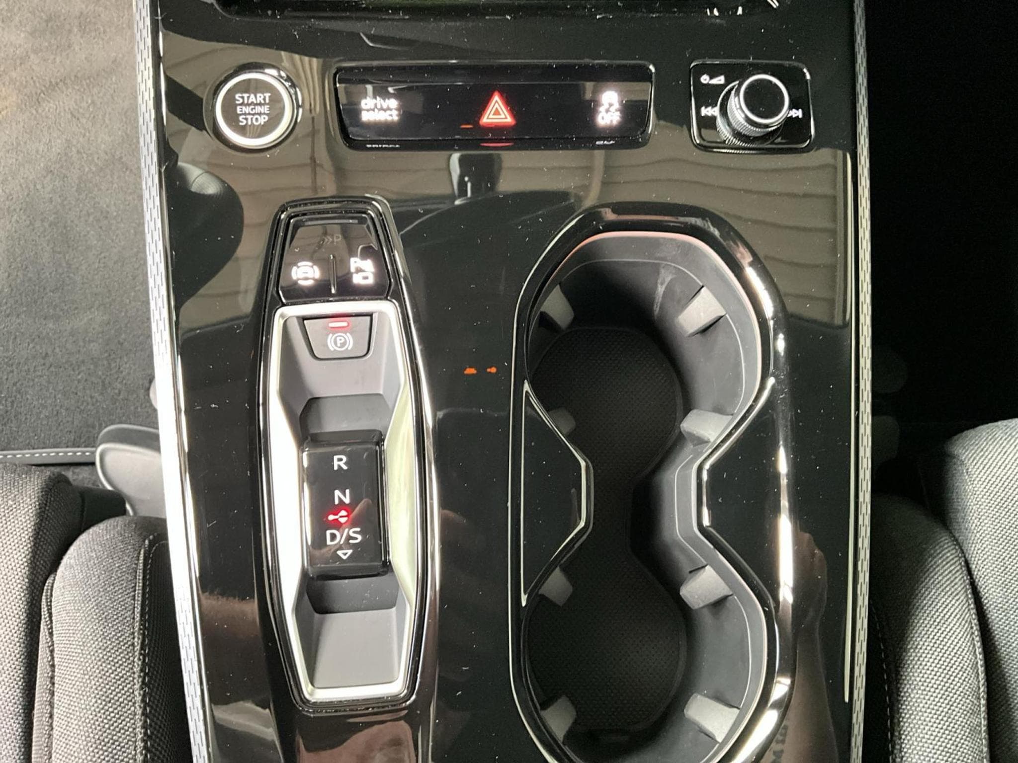Audi A5 Avant+S-Line+TDI+S-Tronic+LED+P.Business (2025) - Photo 12