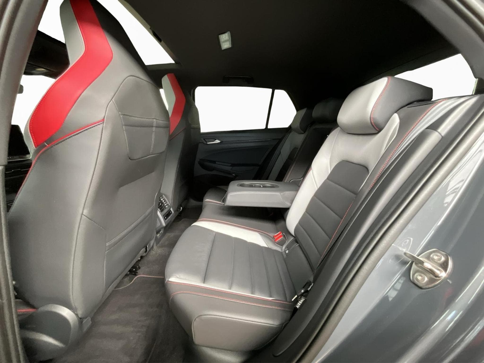 VW Golf GTI+DSG+Pano+Matrix-LED+P.Tech.+Stand-H. (2025) - Photo 16