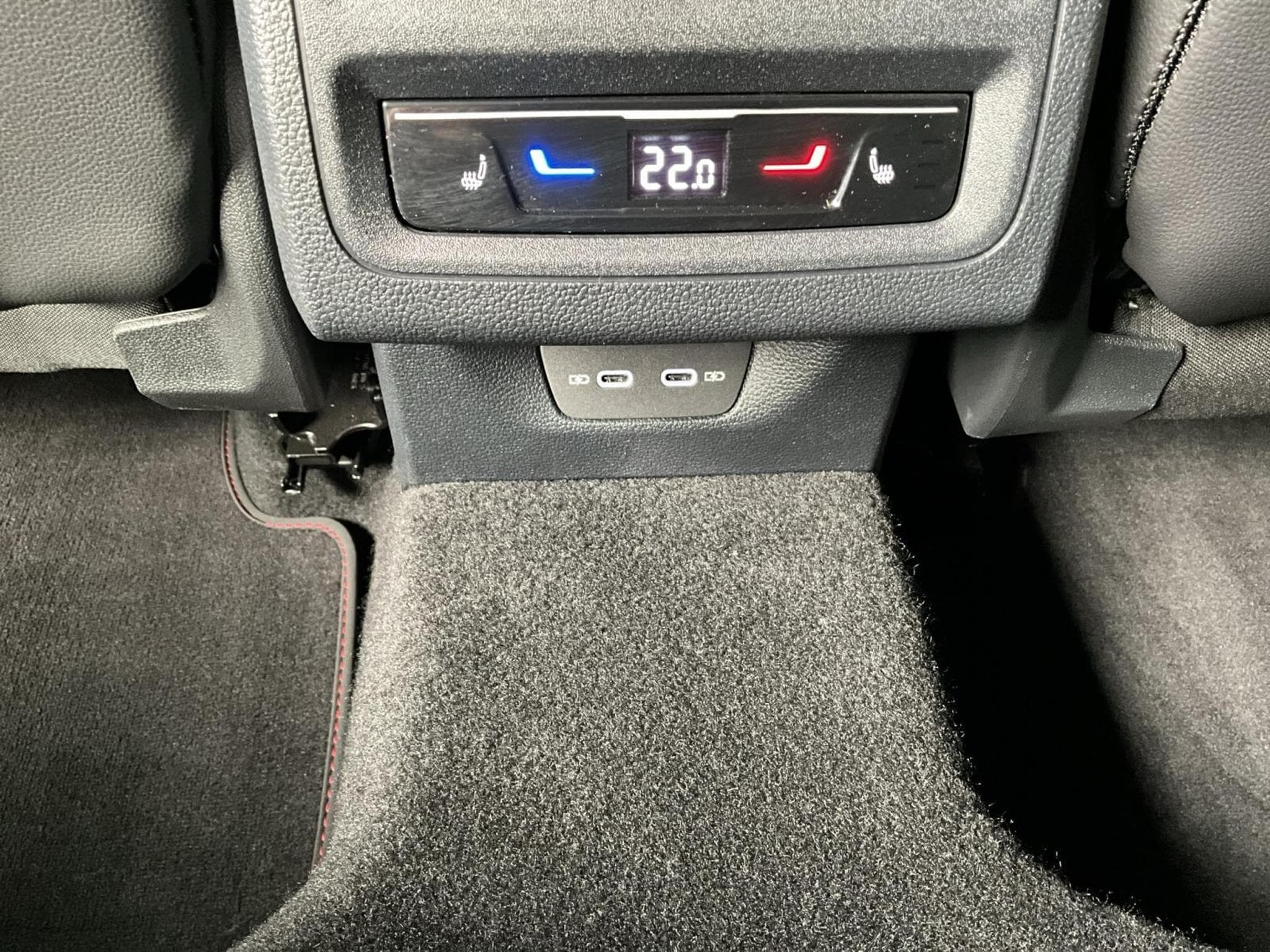 VW Golf GTI+DSG+Pano+Matrix-LED+P.Tech.+Stand-H. (2025) - Photo 21