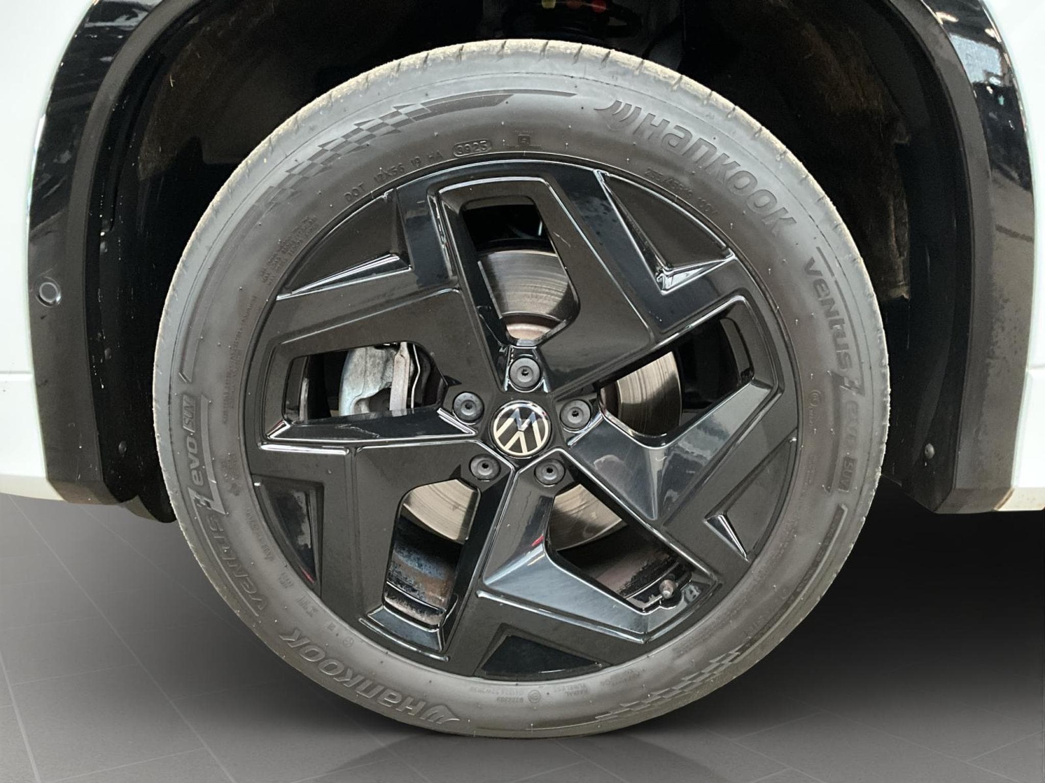 VW Tayron R-Line+DSG+4M+Black-Style+Pano+IQ-Drive+P.Info.+AHK (2025) - Photo 8