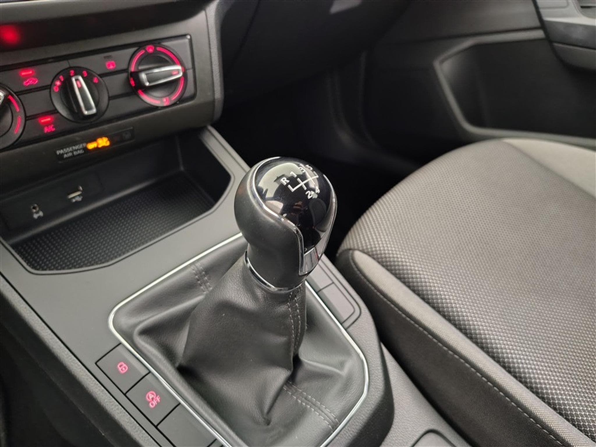 Seat Ibiza 1.0i 75cvStyle FULL LINK/CLIM/CRUISE/JA 15" (2018) - Foto 12
