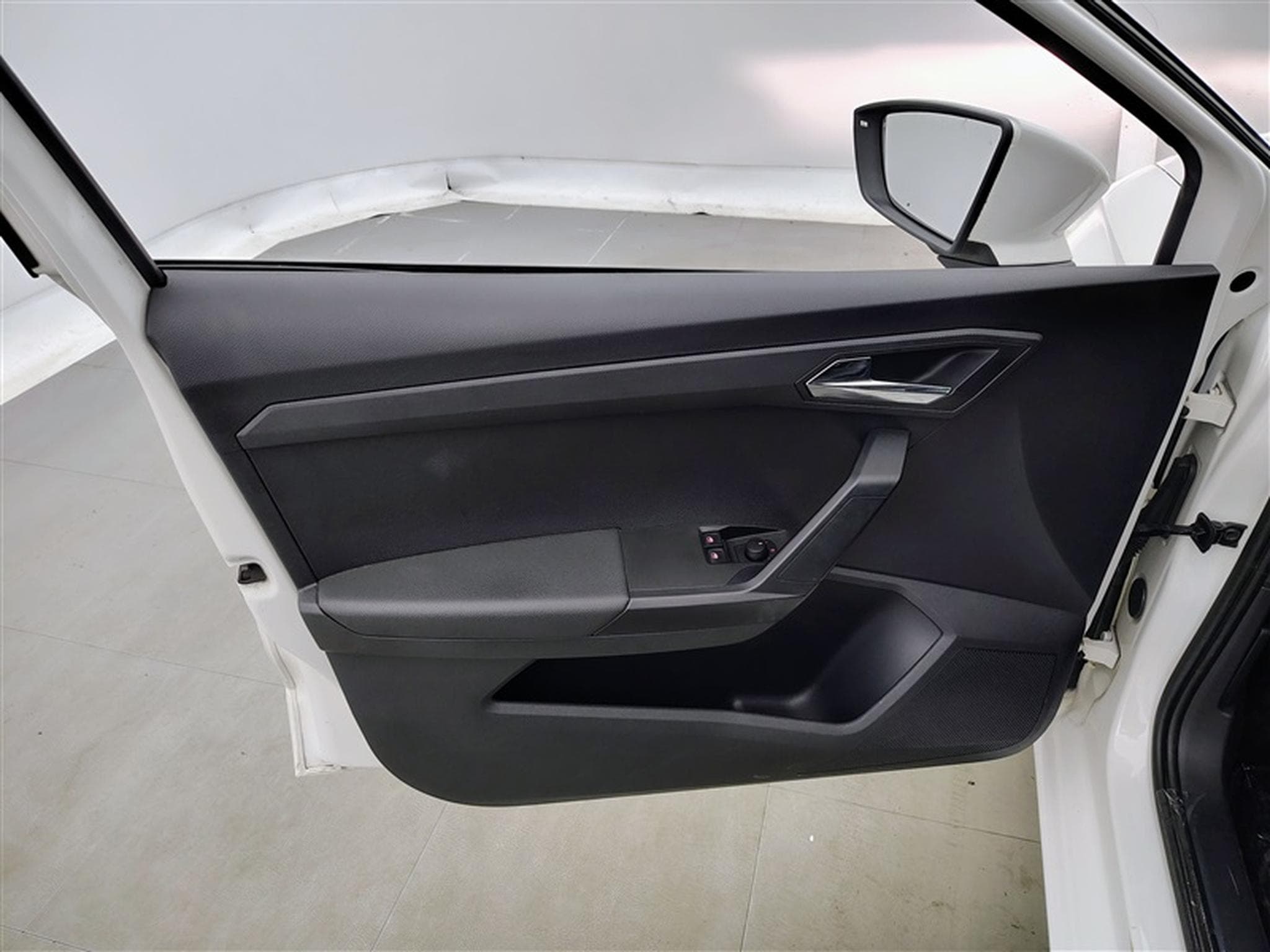 Seat Ibiza 1.0i 75cvStyle FULL LINK/CLIM/CRUISE/JA 15" (2018) - Foto 17